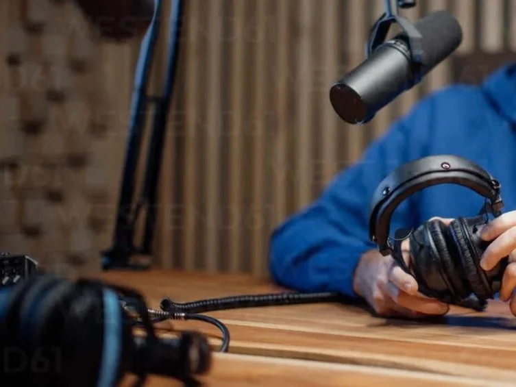 What Being a Radio Host &amp; DJ Taught Me About Branding, Confidence, and Taste