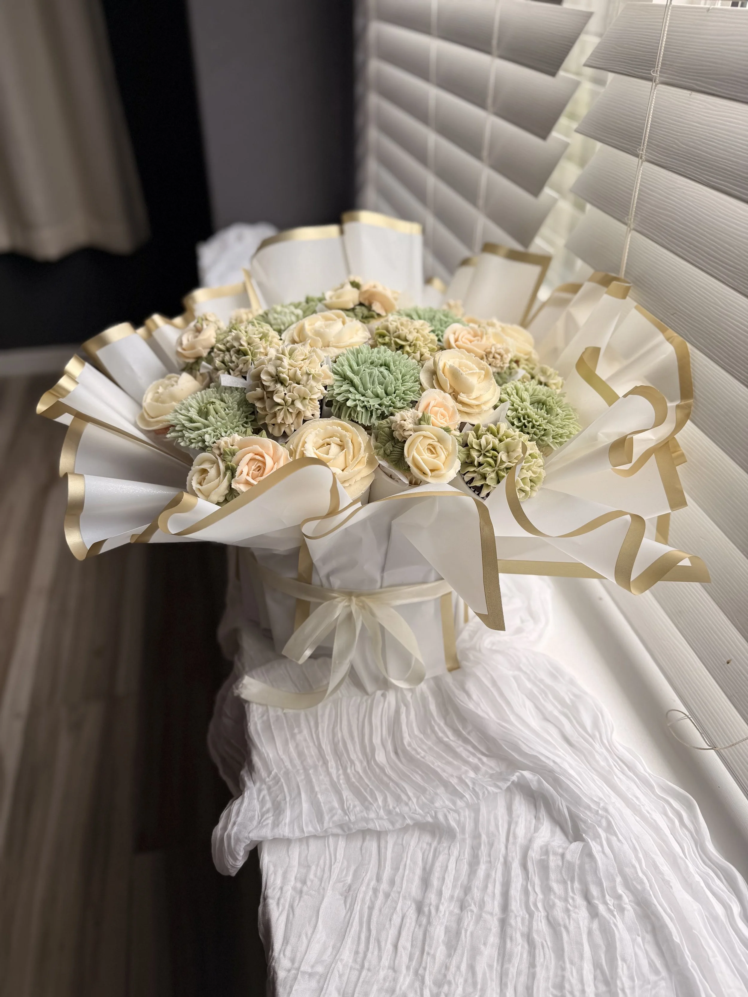 Edible Cupcake Bouquet Centerpiece