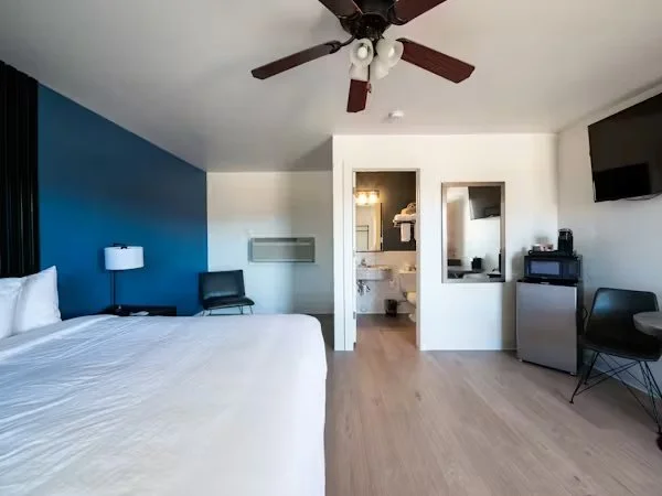 Balanced Rock Inn - king room6.jpg