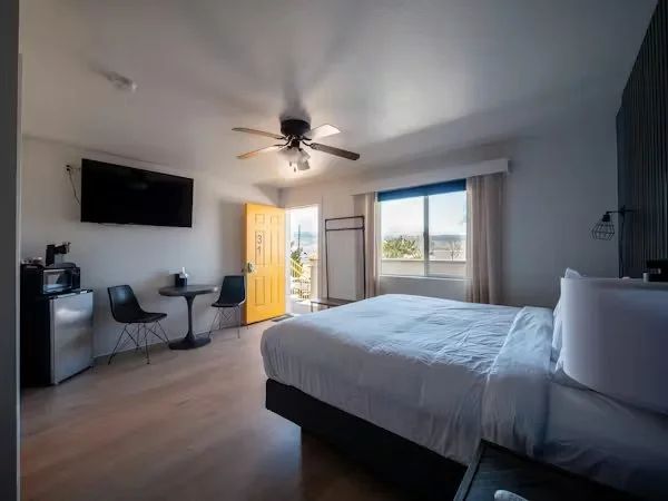 Balanced Rock Inn - king room5.jpg