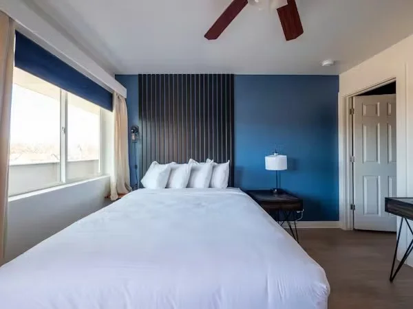 Balanced Rock Inn - king room7.jpg