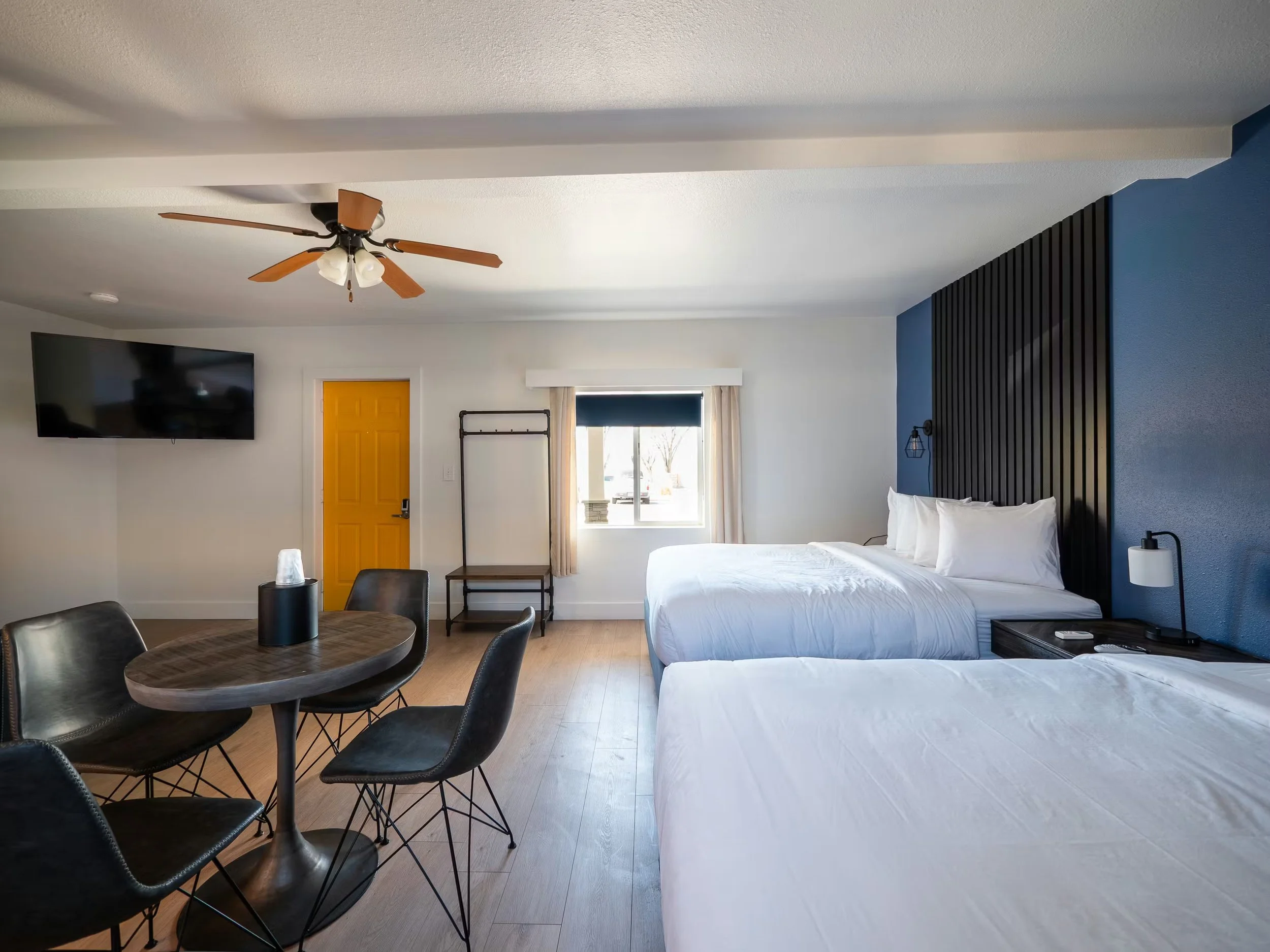 balanced rock inn - fruita- queen suite4.jpg