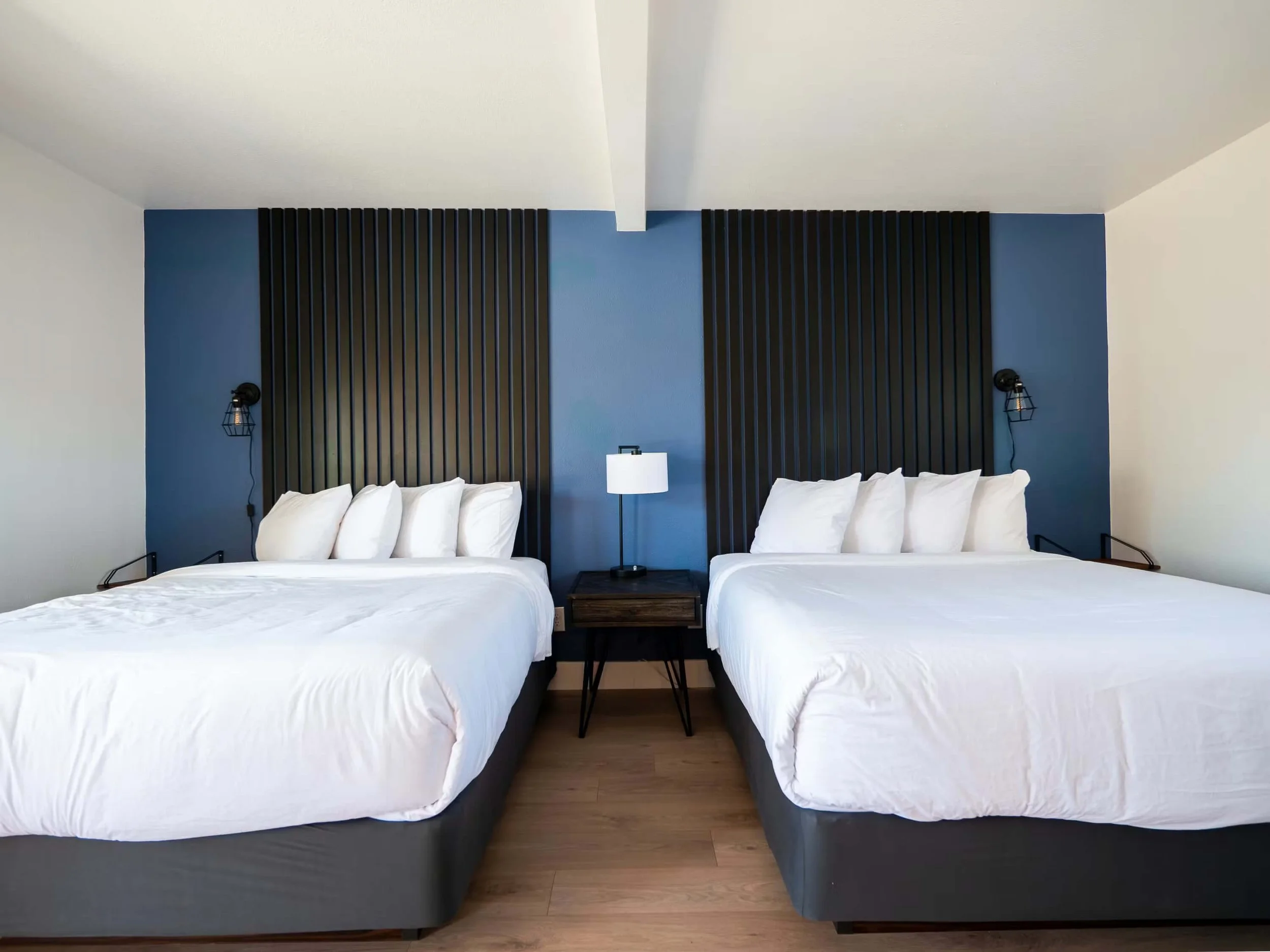 Balanced Rock Inn - double queen room4.jpg