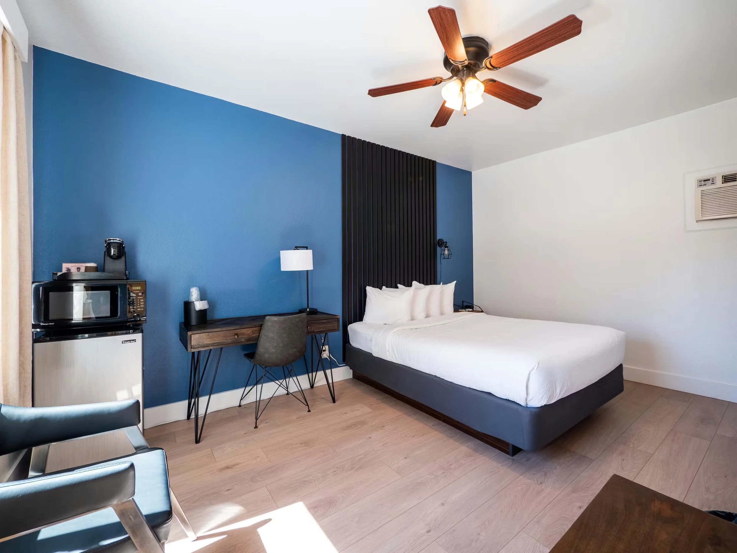 Balanced Rock Inn - single queen room8.jpg