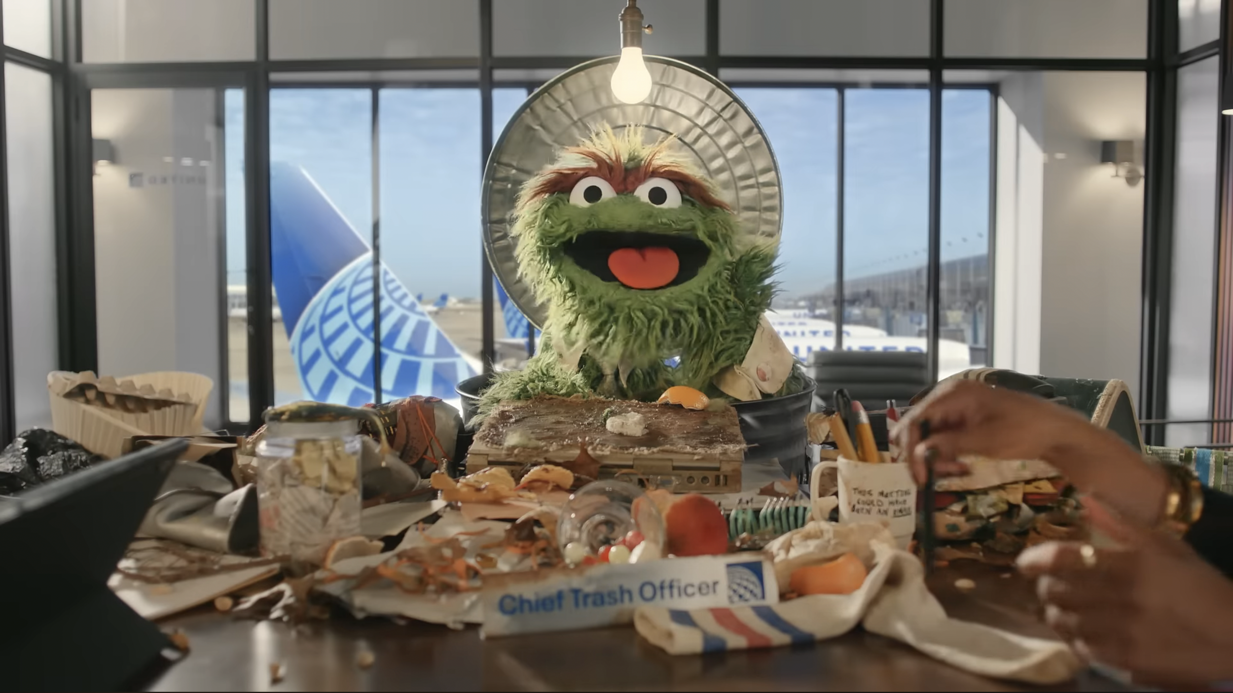 United Airlines | Trash Officer