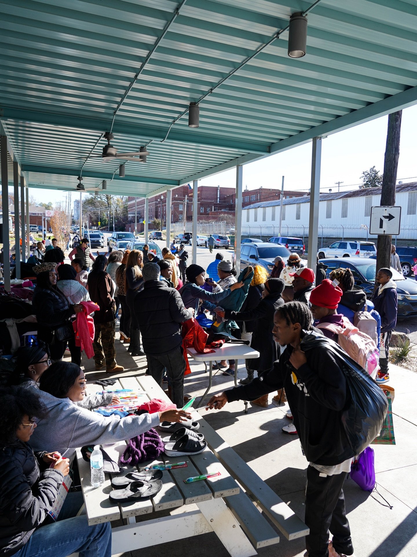 What an incredible show of love, Memphis! It was an honor to support @good.vibes4u and all of her generous donors, partners, and community members at the Inaugural Cozy Vibes Holiday Coat Drive. They helped to keep our city warm this winter&mdash;one