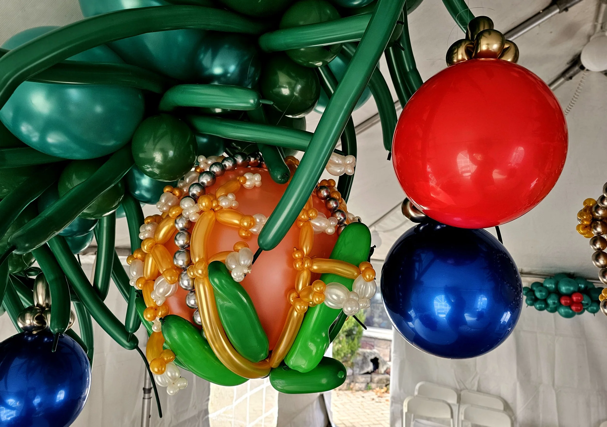 Sabina Extraordinair Faberge Arch 2.jpg