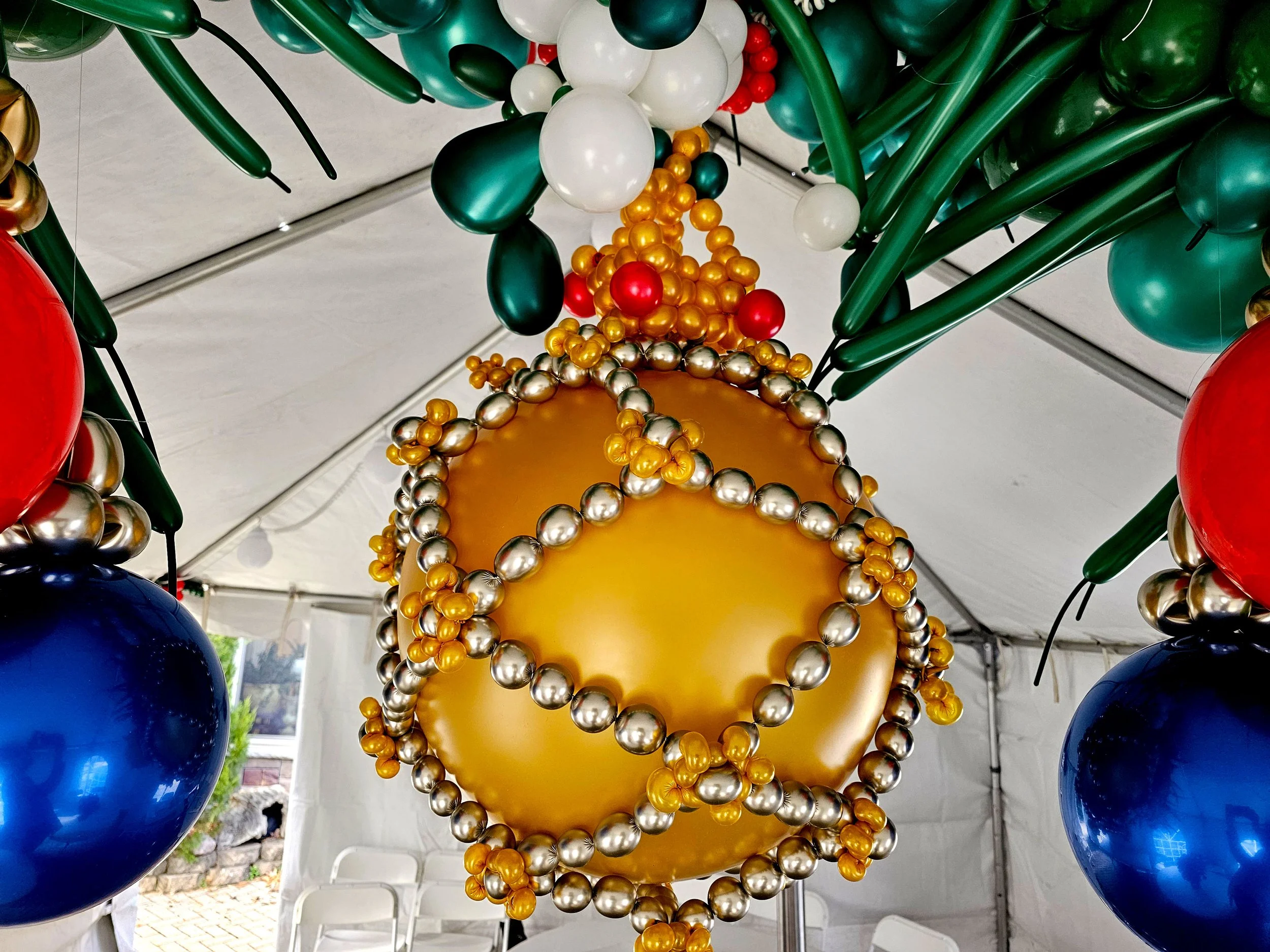 Sabina Extraordinair Christmas faberge 2.jpg