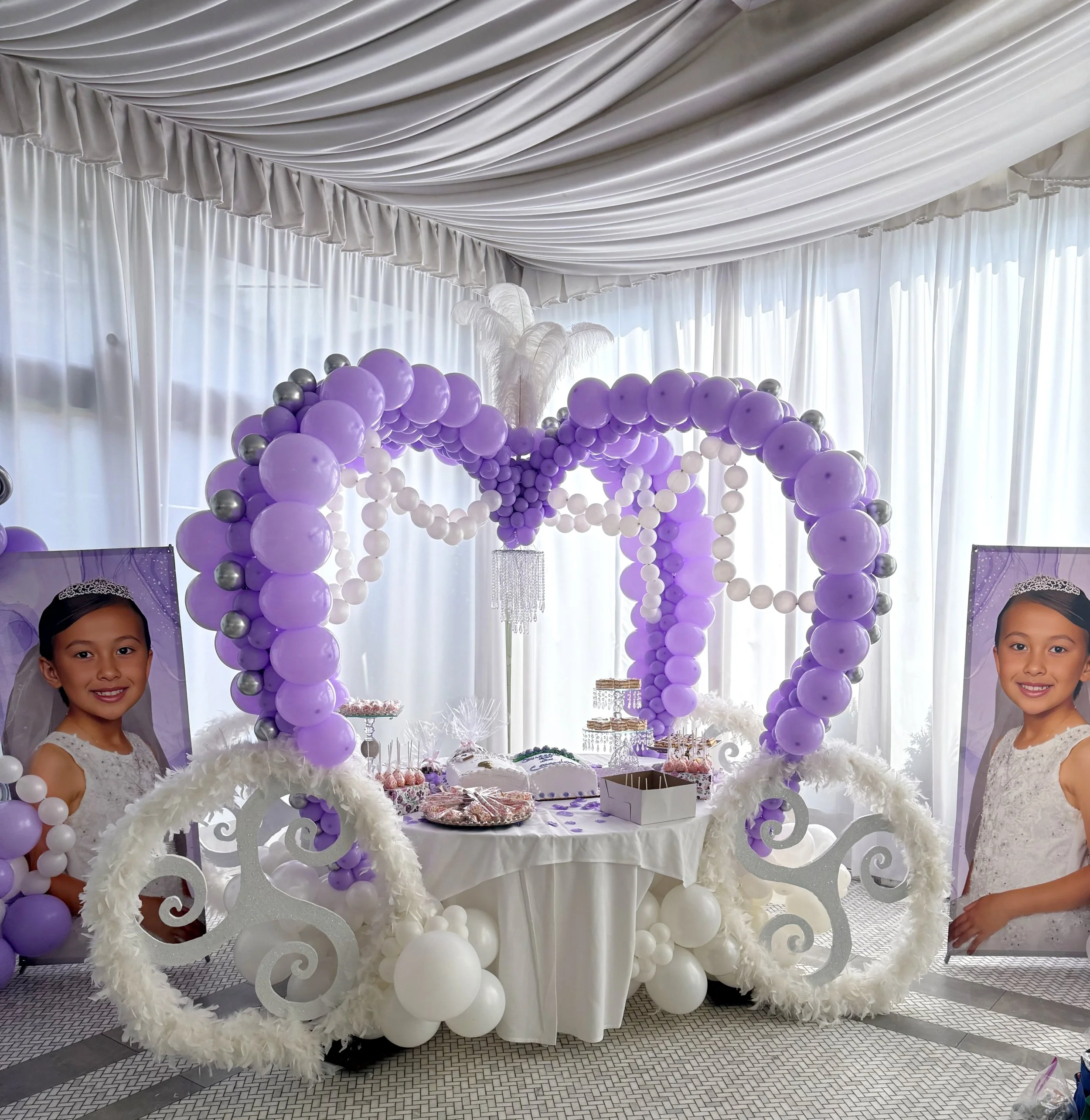 Sabina Extraordinair Carriage 2.jpg