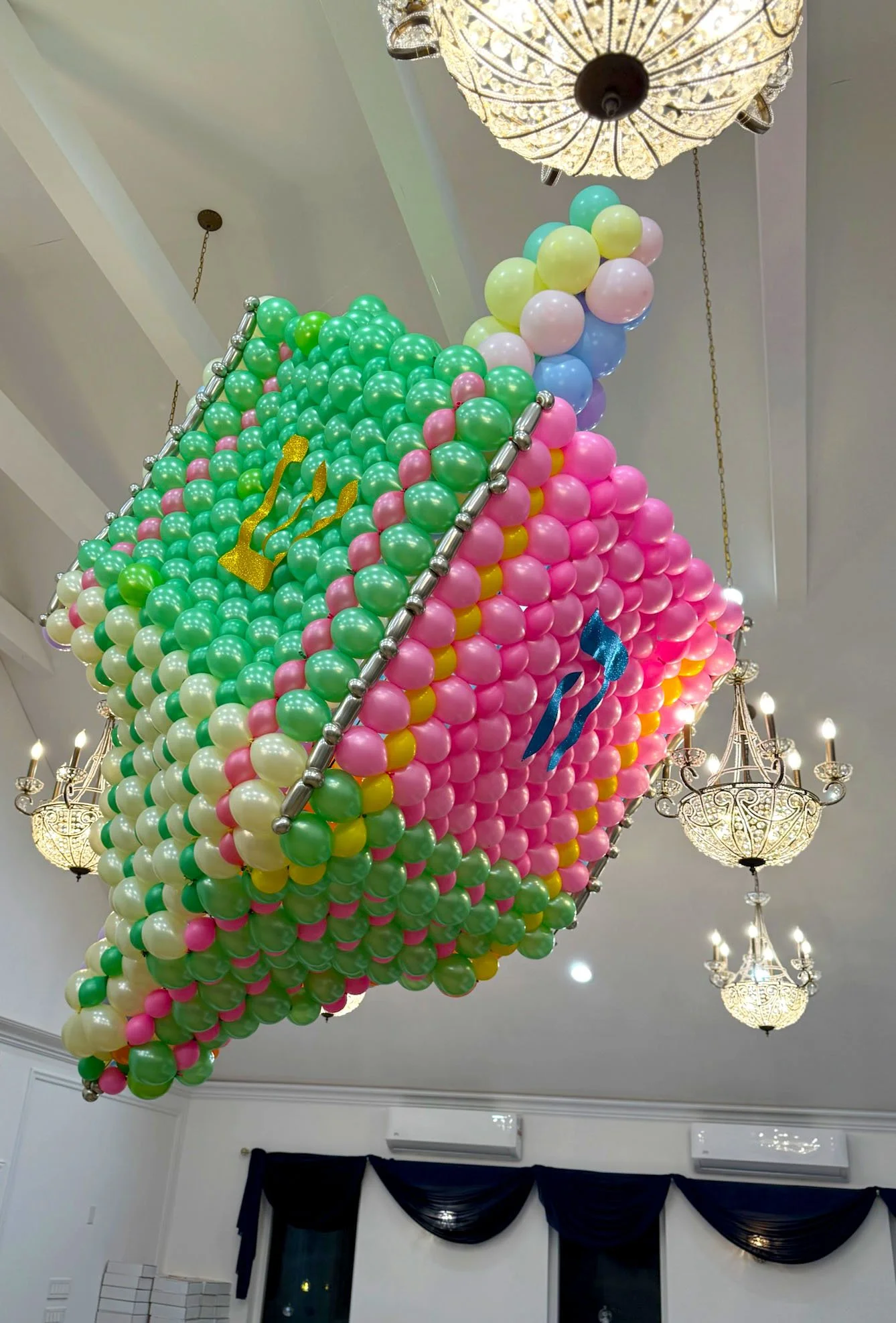 Sabina Extraordinair dreidel 3.jpg