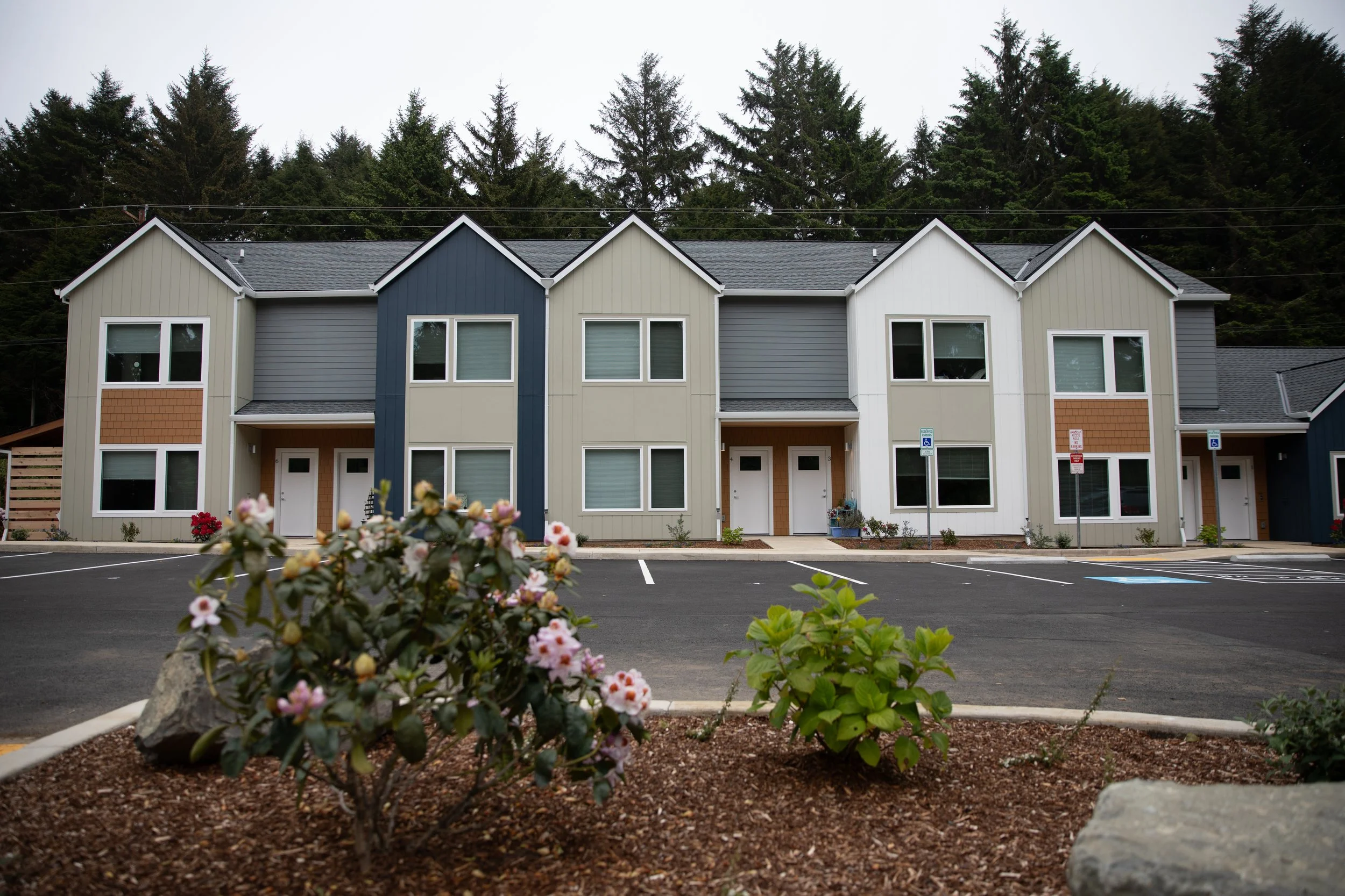 Depoe Bay Townhomes_7Q0A8048 - Front Elev.jpg