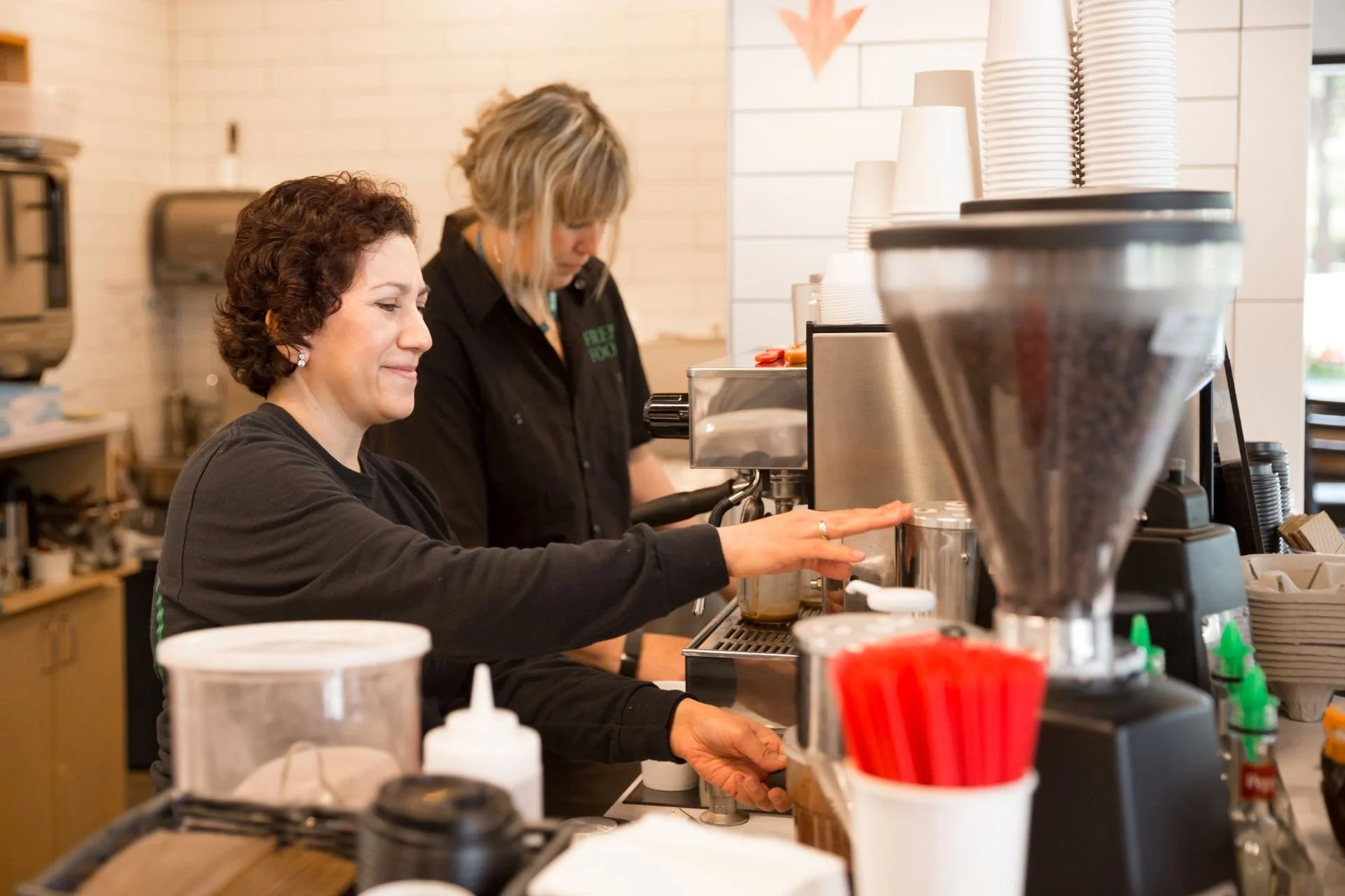 Fresh-Foods-Cannon-Beach_baristas.jpg