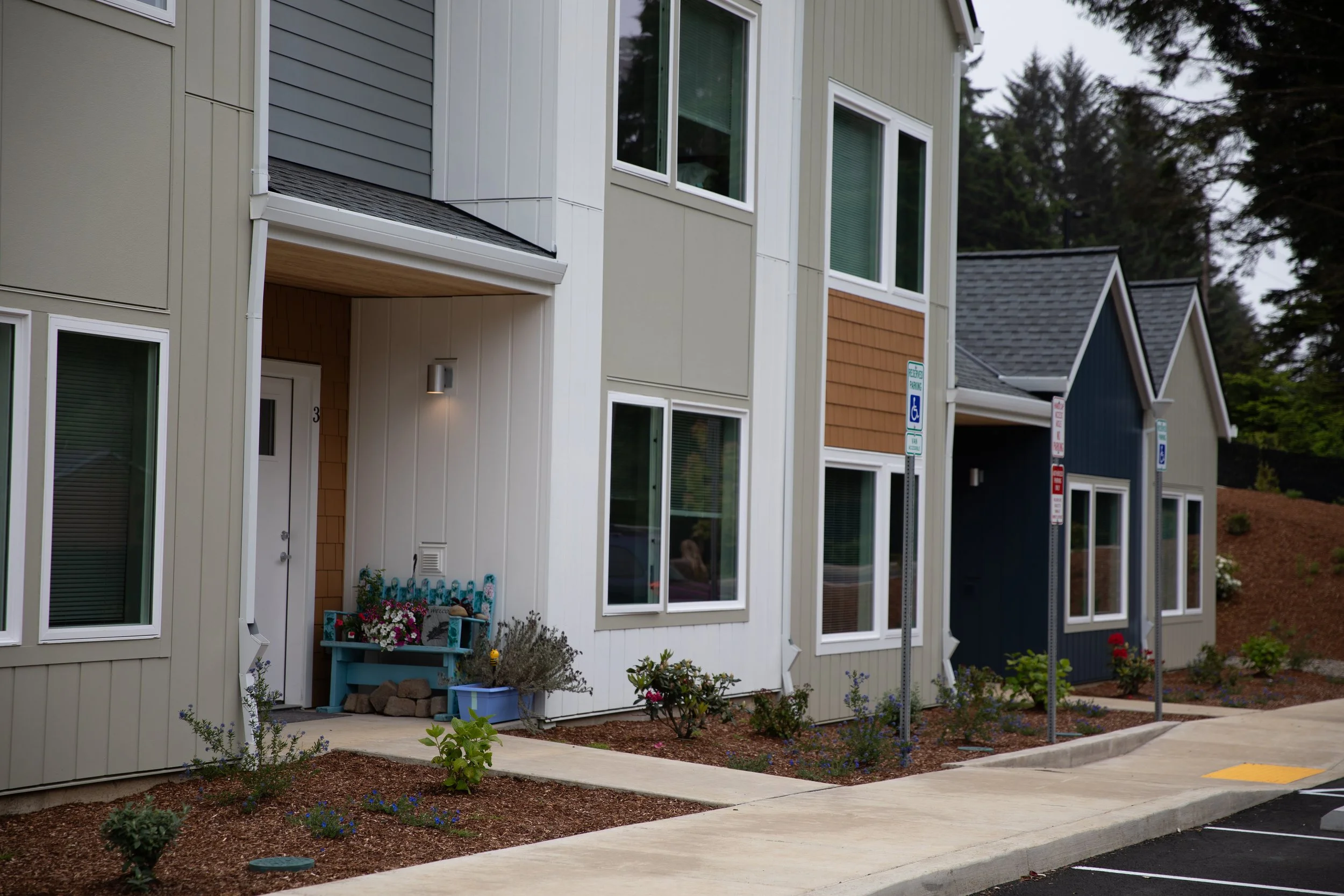 Depoe Bay Townhomes_7Q0A8122 - Front Porch.jpg