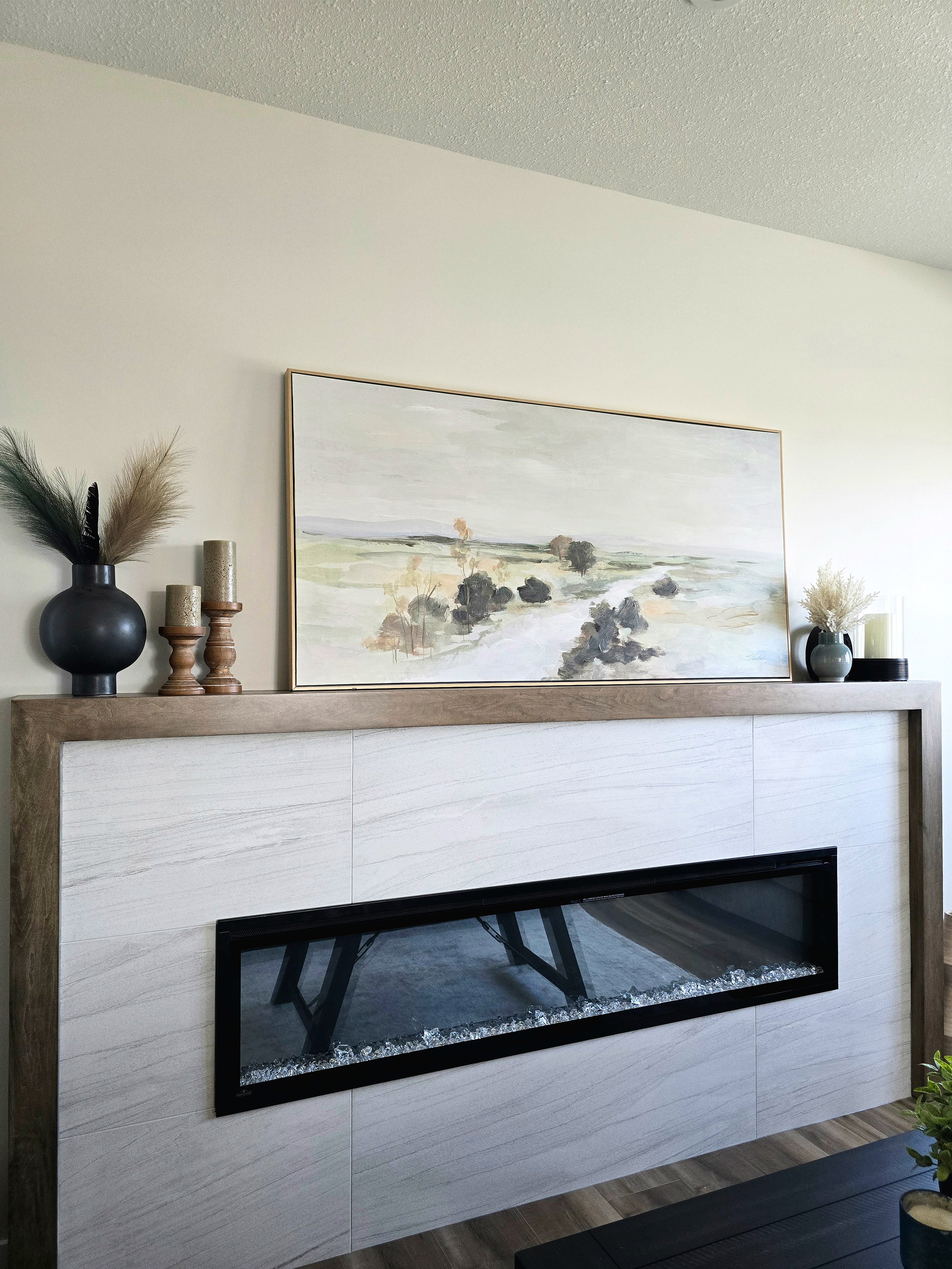 ridgestone-custom-homes-22-aura-drive-blackfalds-fireplace.jpg