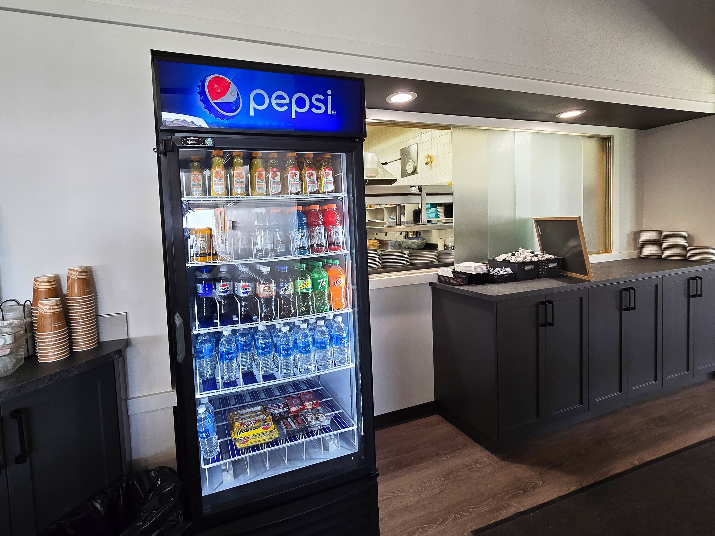 lacombe-golf-and-country-club-renovation-vending-kitchen-lacombe-alberta.jpg