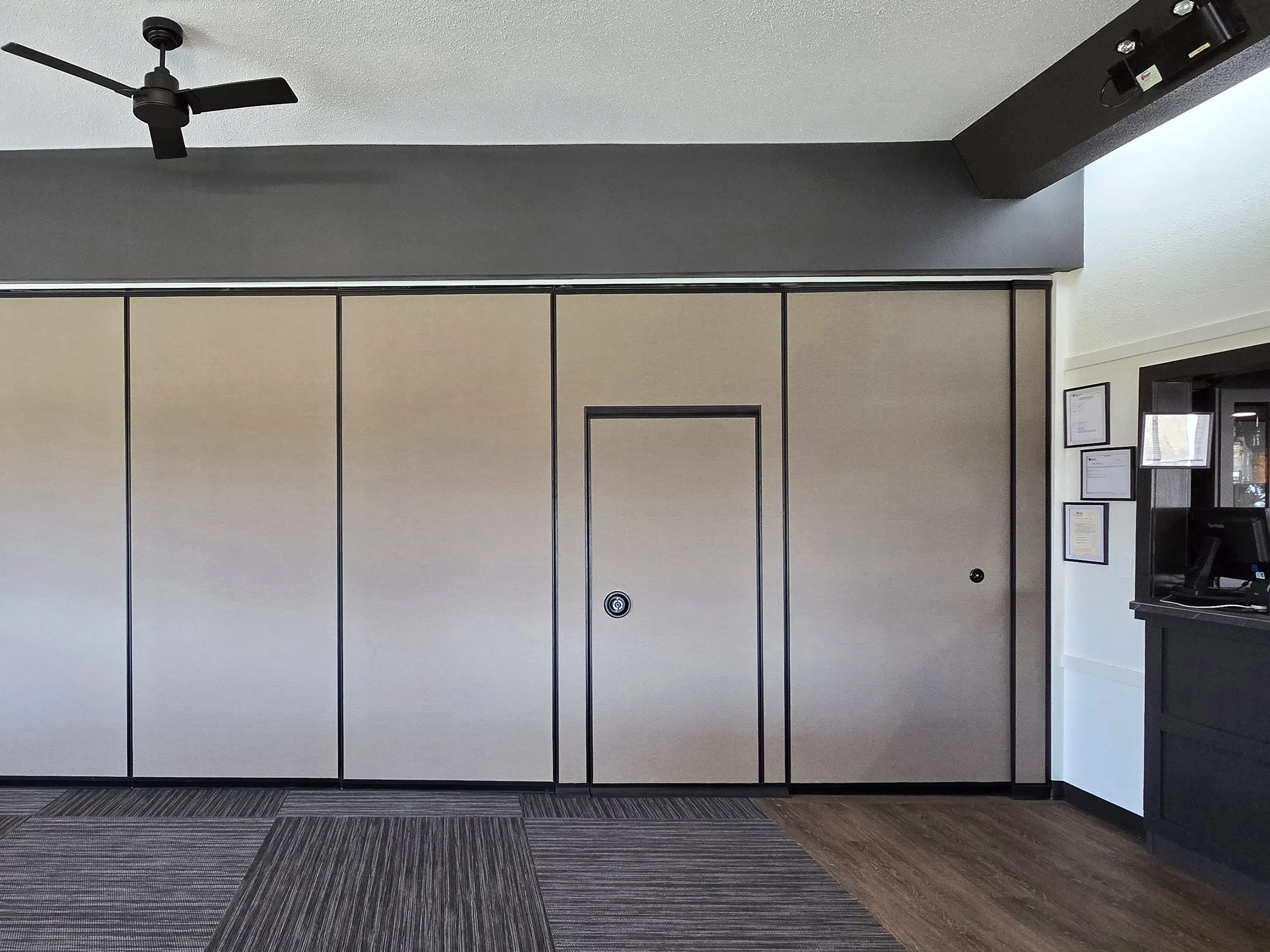 lacombe-golf-and-country-club-renovation-divider-wall-lacombe-alberta.jpg