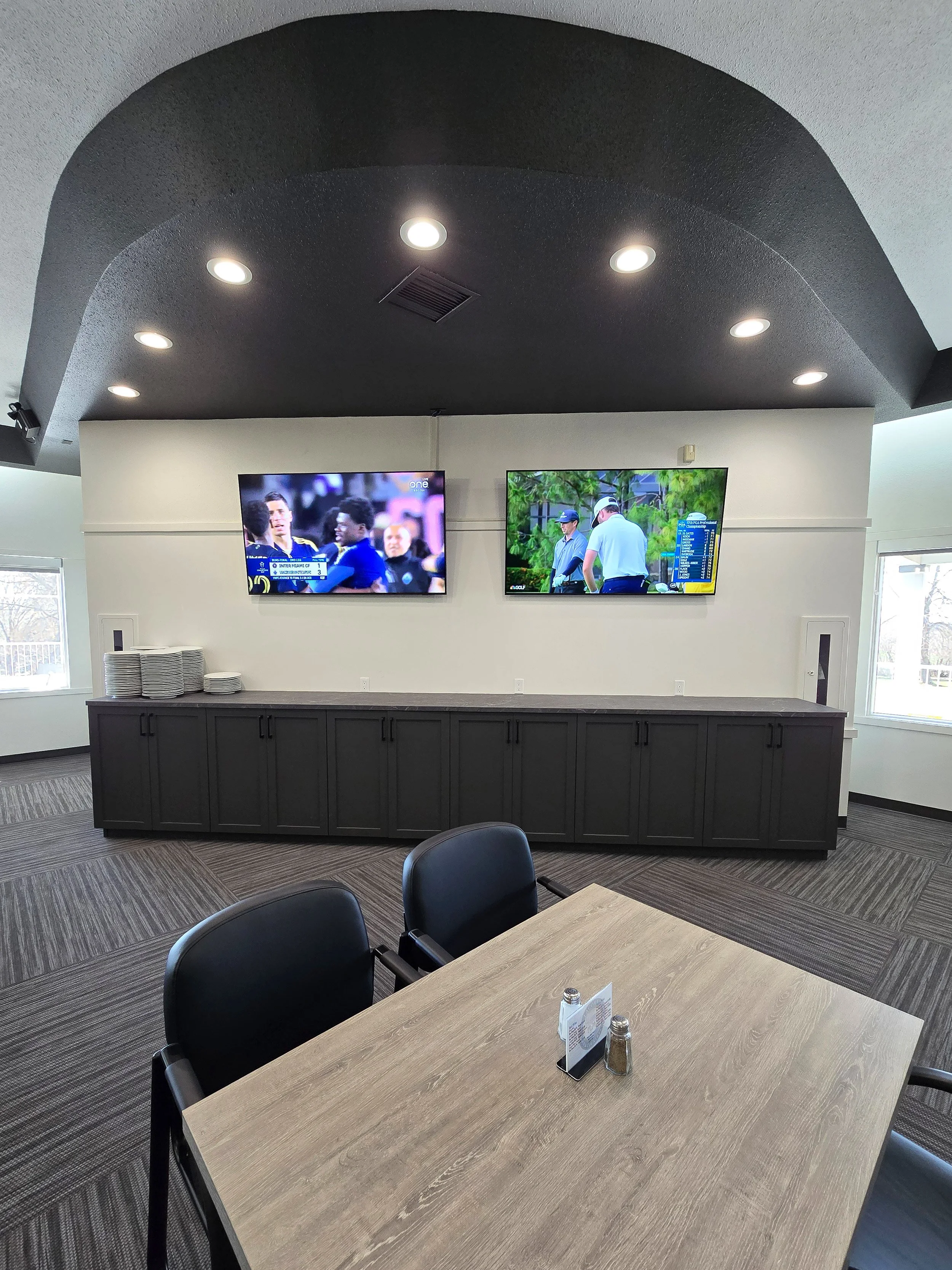 lacombe-golf-and-country-club-renovation-dining-room-lacombe-alberta-v2.jpg