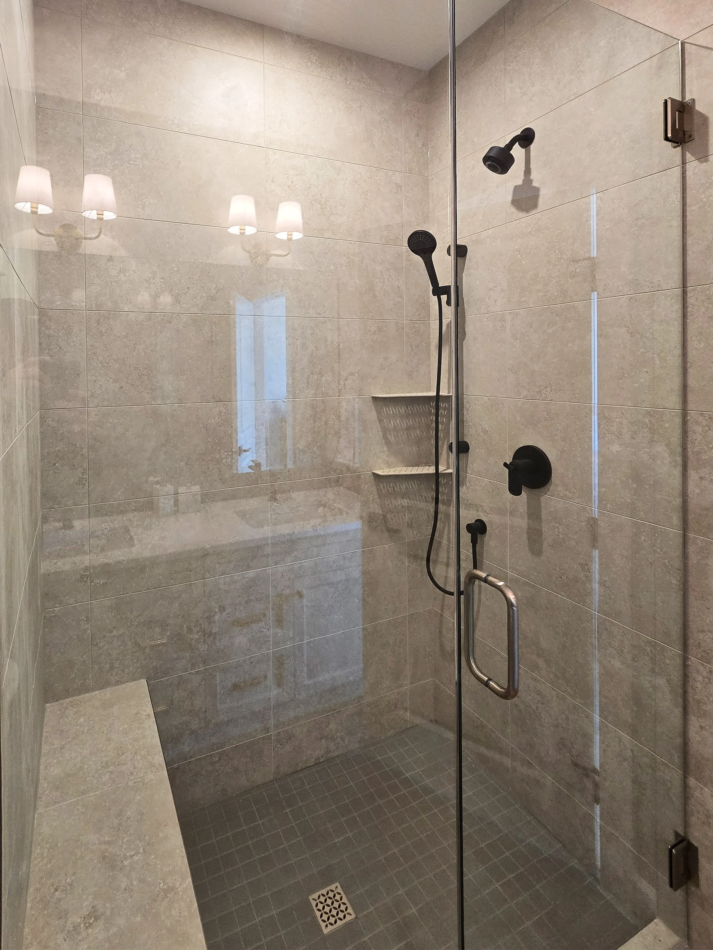 douplex-3-beardsley-cres-lacombe-shower-view2.jpg