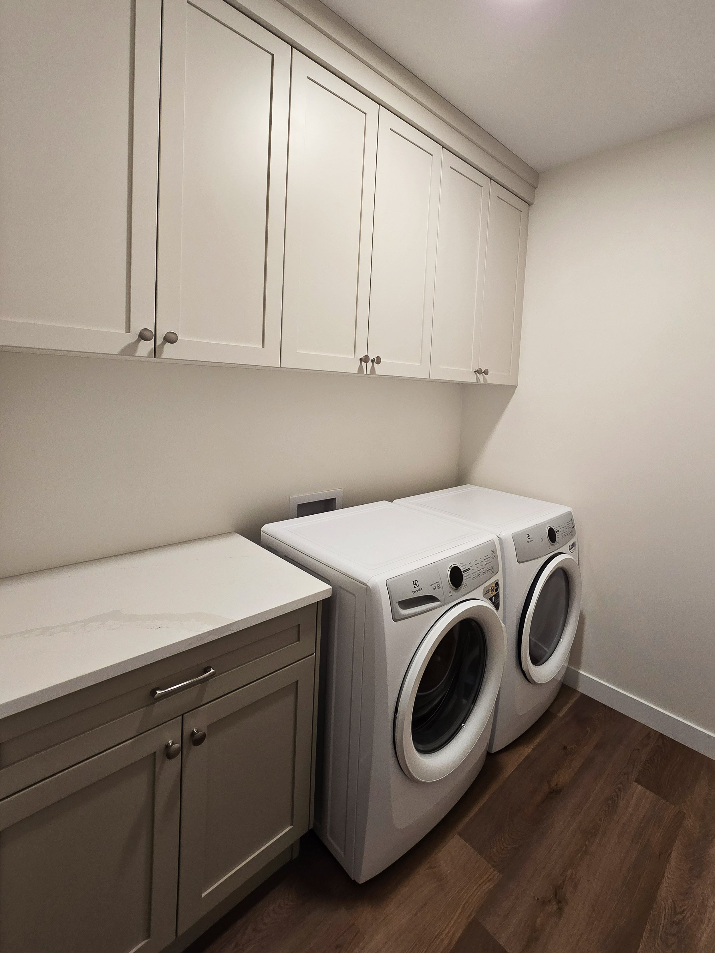 ridege-stone-homes-4930-4932-beardsley-lacombe-alberta-duplex-laundry.jpg