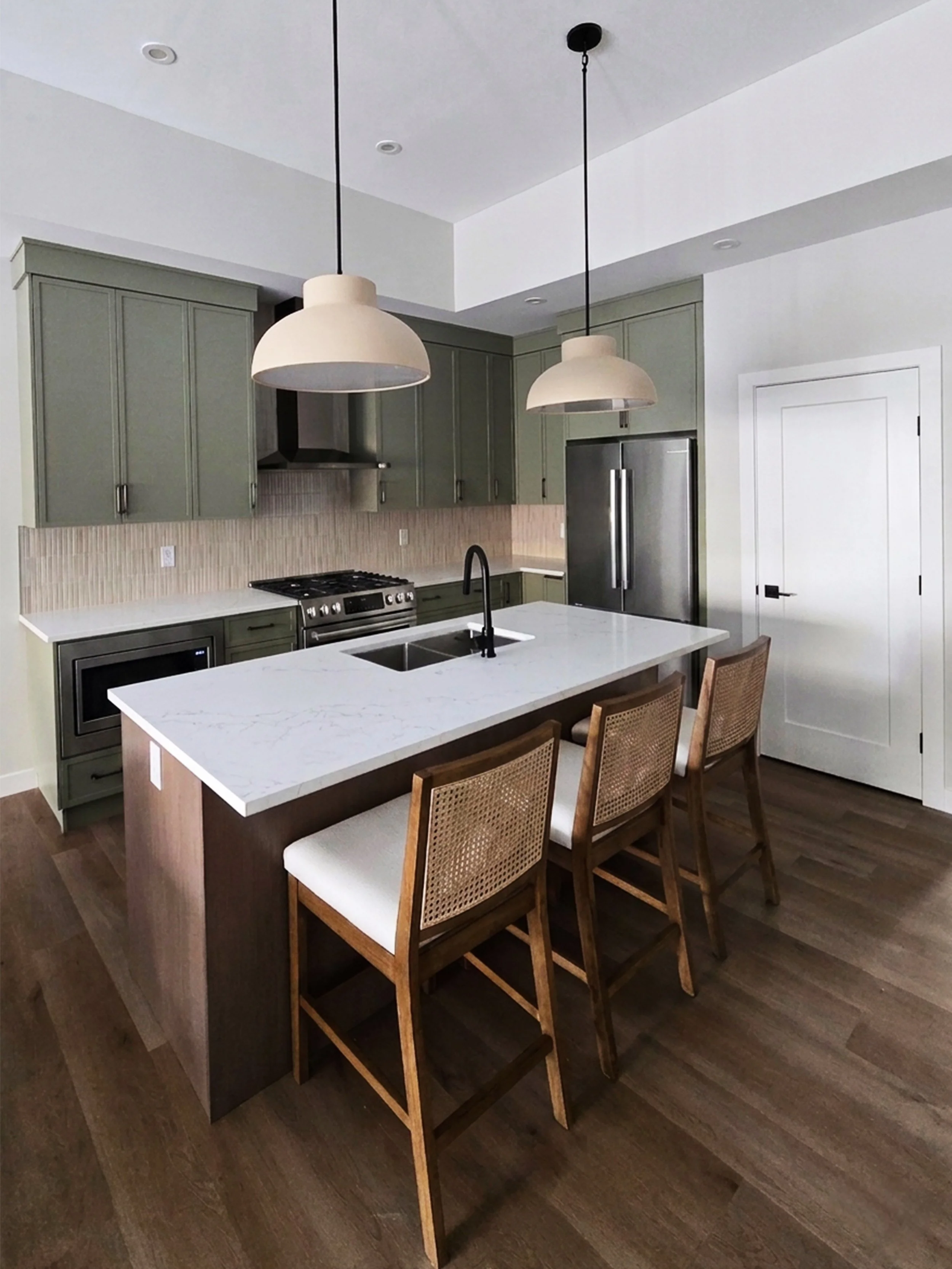 ridege-stone-homes-4922-4924-beardsley-lacombe-alberta-duplex-kitchen1.jpg