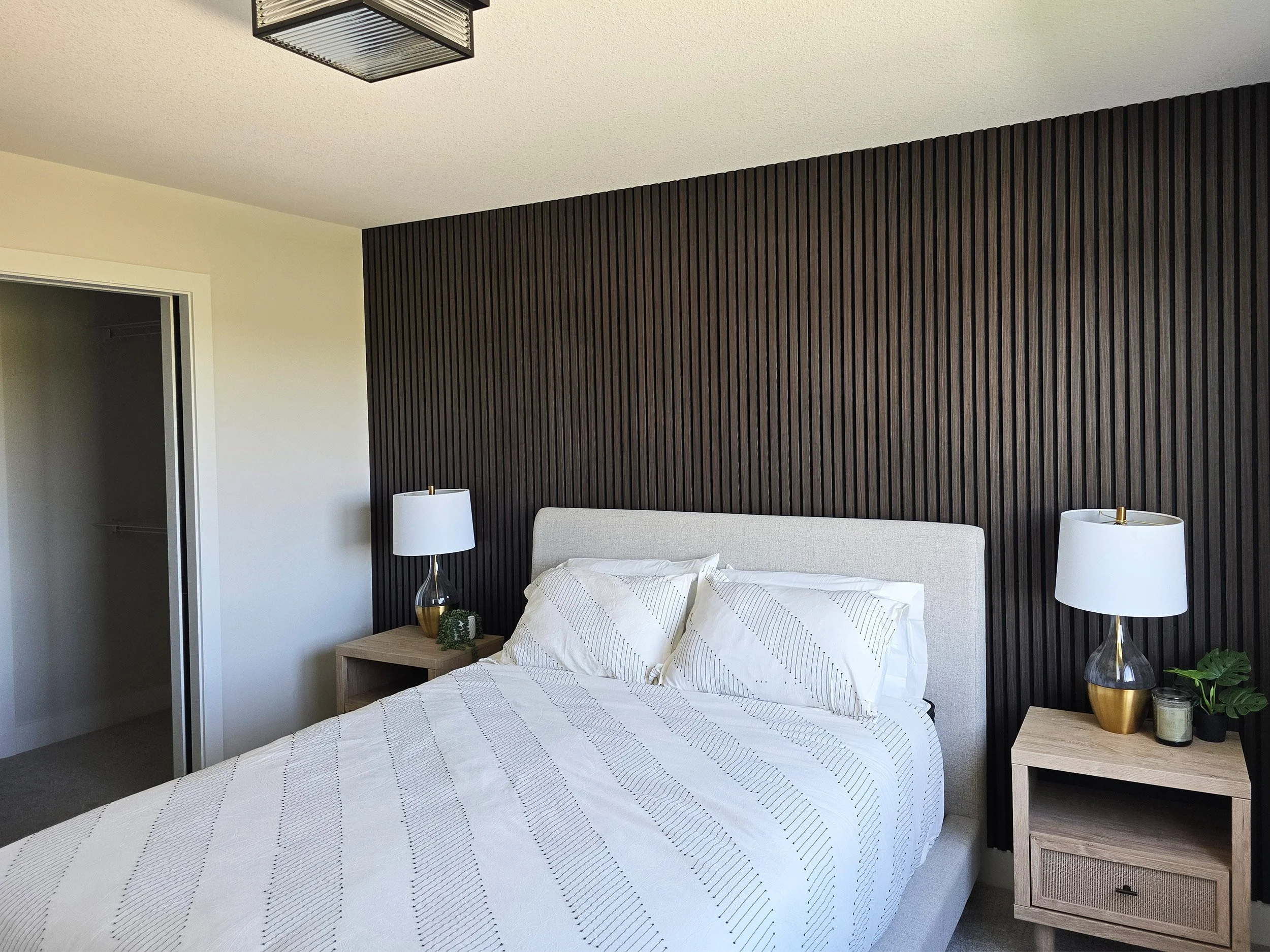 ridgestone-custom-homes-22-aura-drive-blackfalds-bedroom-v1.jpg