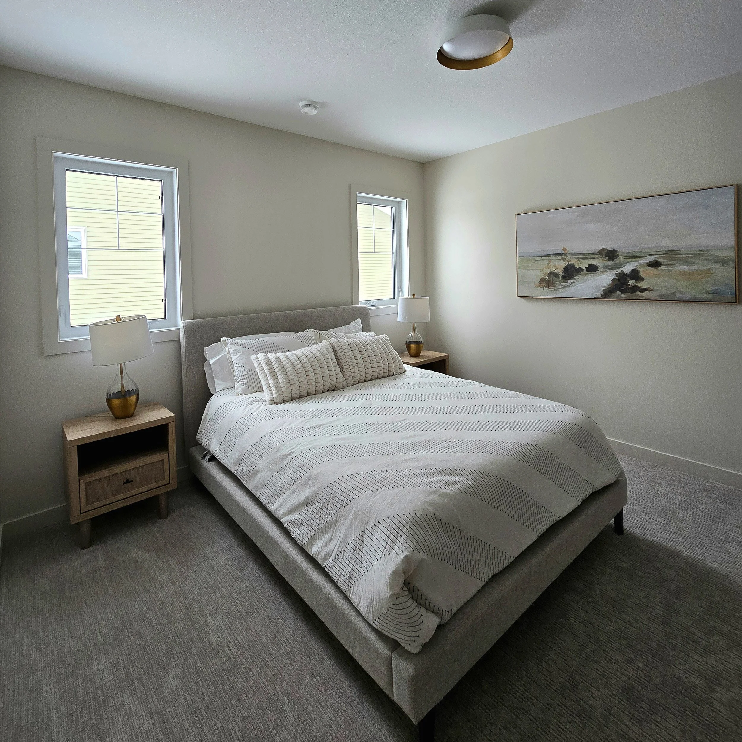 4938-4940-beardsley-cres-lacombe-alberta-bedroom.jpg