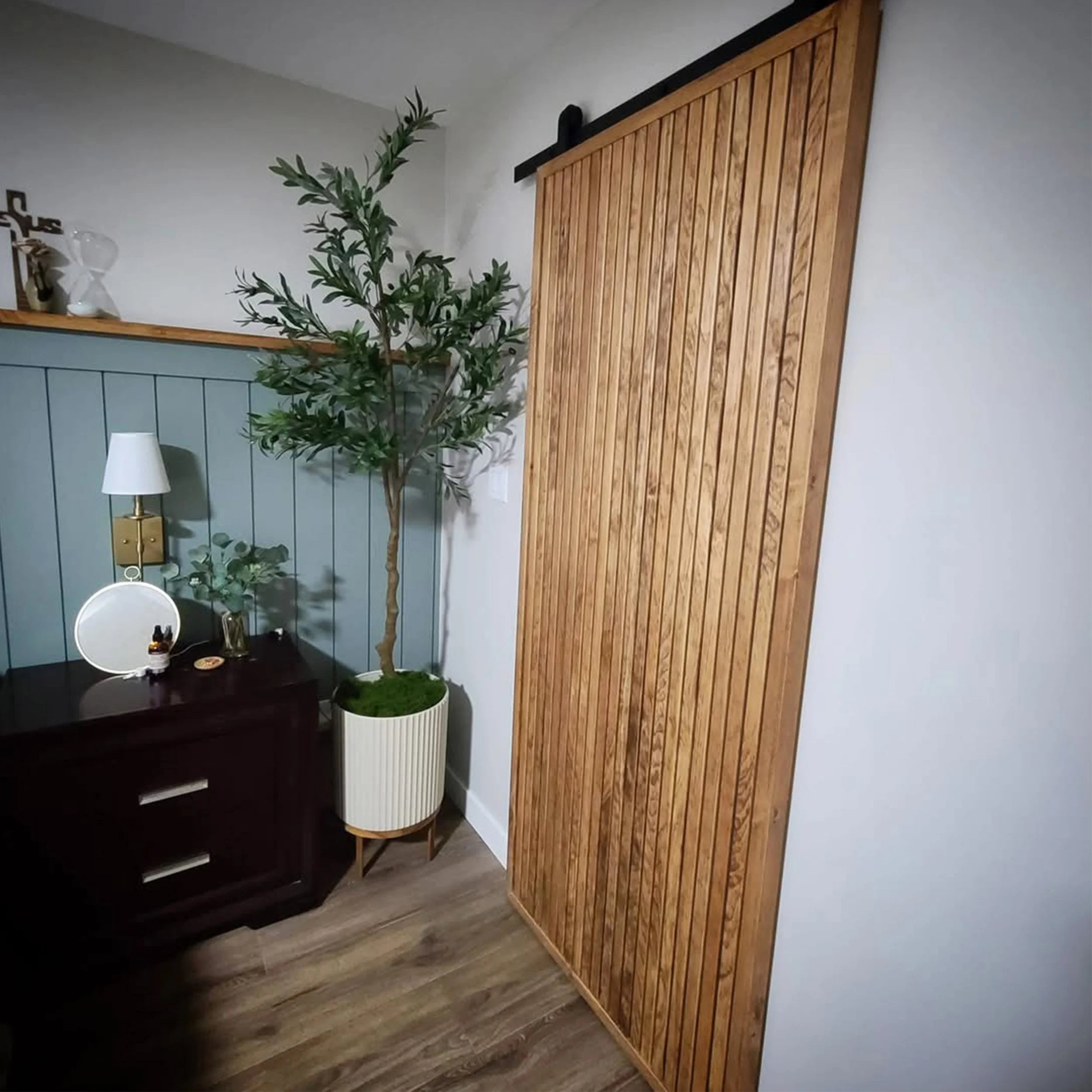 rose-hill-farms-renovation-bedroom-walkincloset-view1-lacombe-county-alberta.jpg