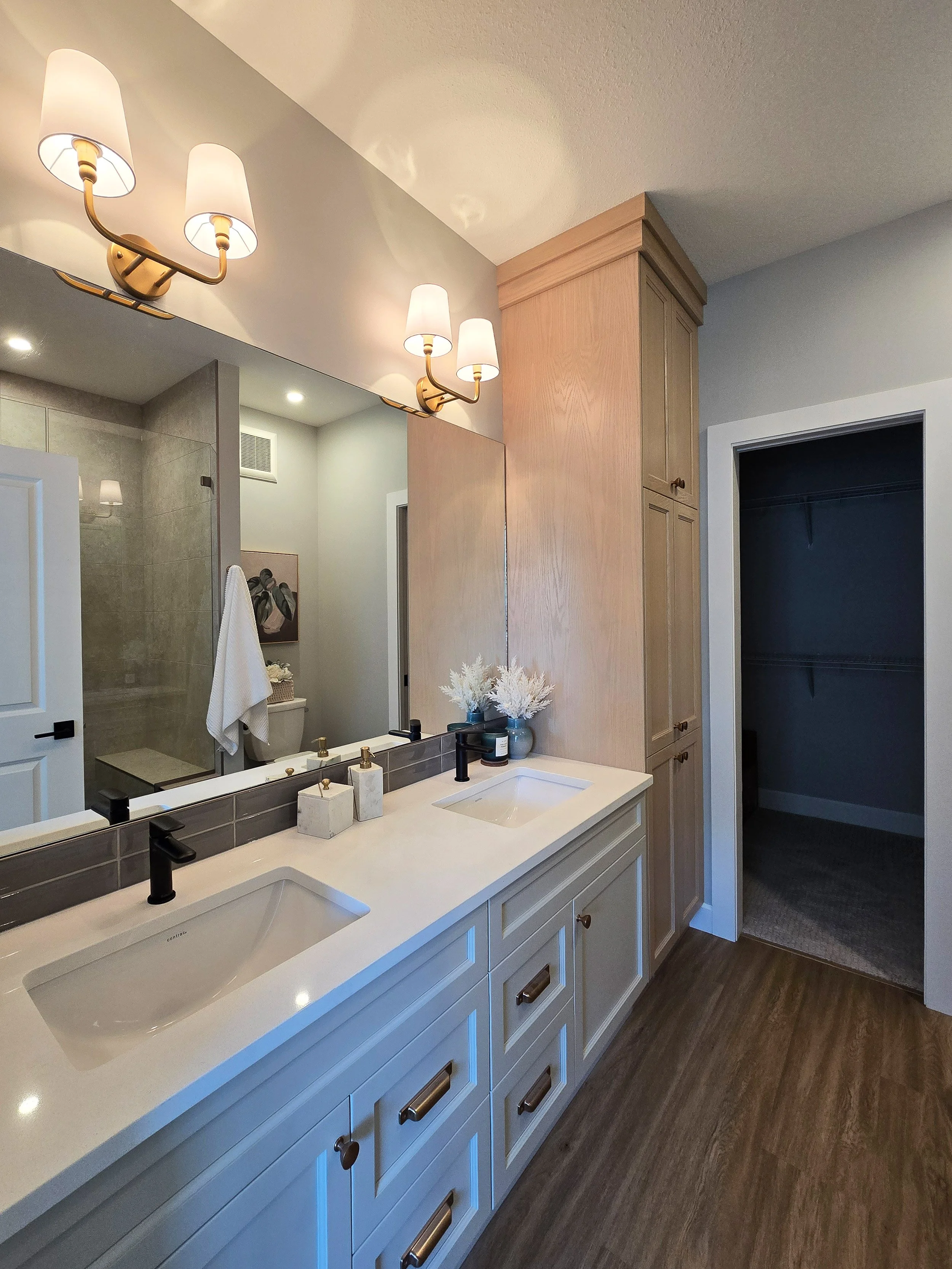 douplex-3-beardsley-cres-lacombe-bathroom-view2.jpg