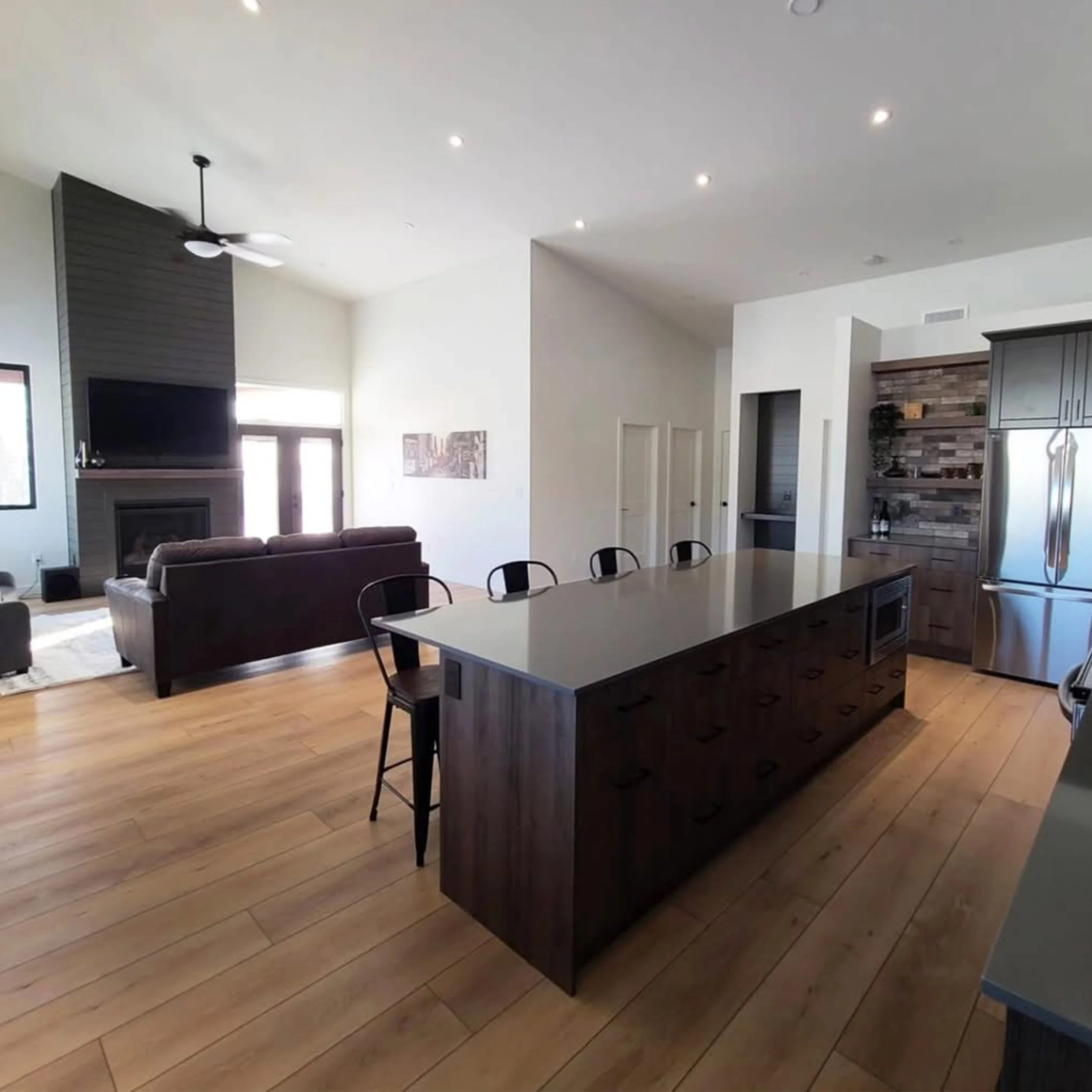 rose-hill-farms-shouse-interior-livingroom-v1.jpg