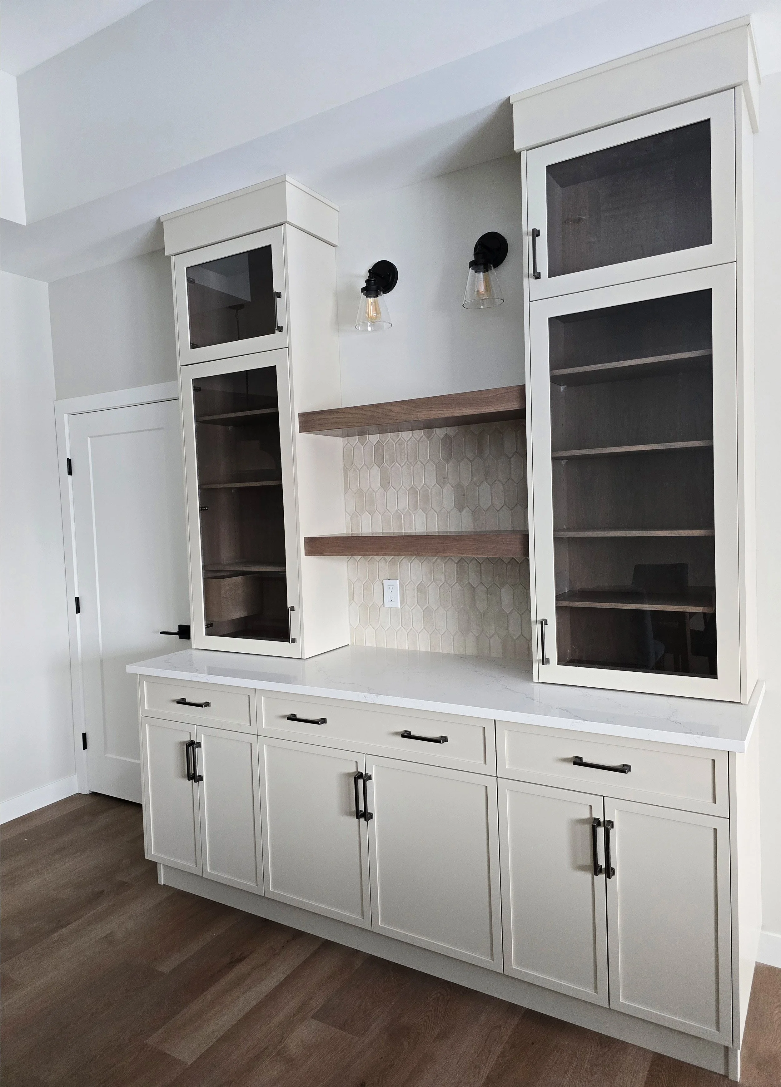 ridege-stone-homes-4922-4924-beardsley-lacombe-alberta-duplex-kitchen-feature.jpg