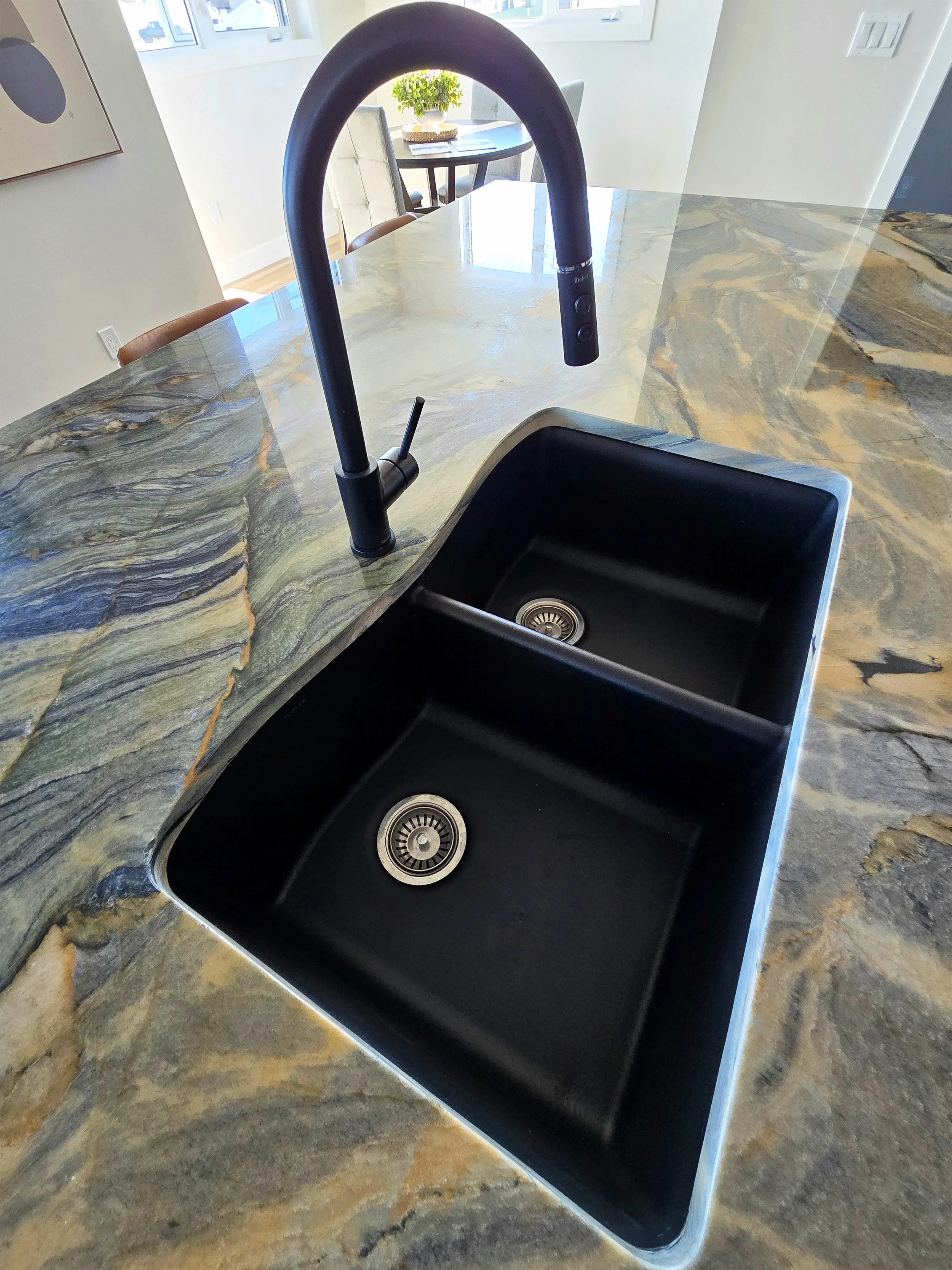 ridgestone-custom-homes-22-aura-drive-blackfalds-Kitchen-v3.jpg