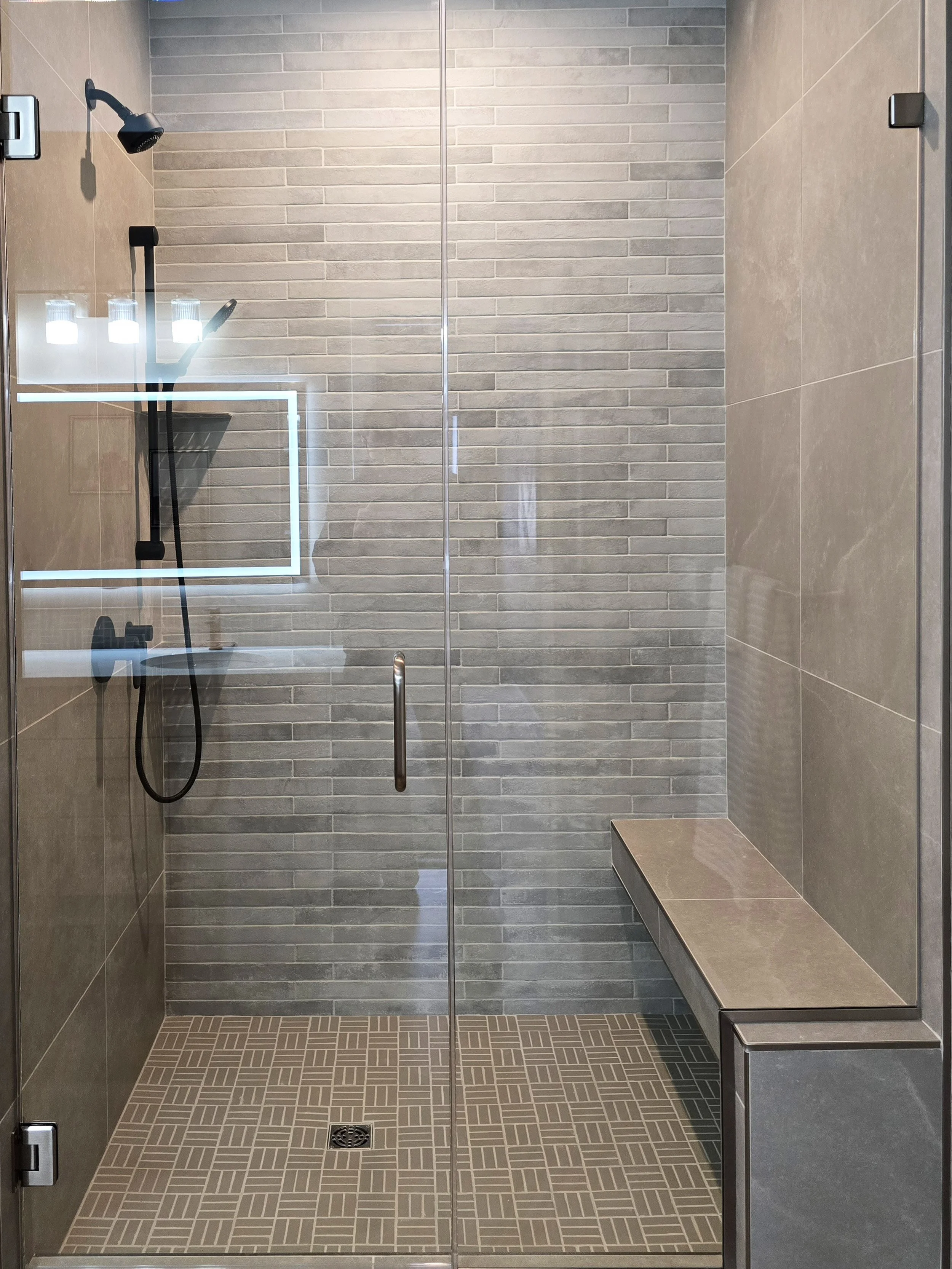 ridege-stone-homes-4930-4932-beardsley-lacombe-alberta-duplex-washroom2-shower.jpg