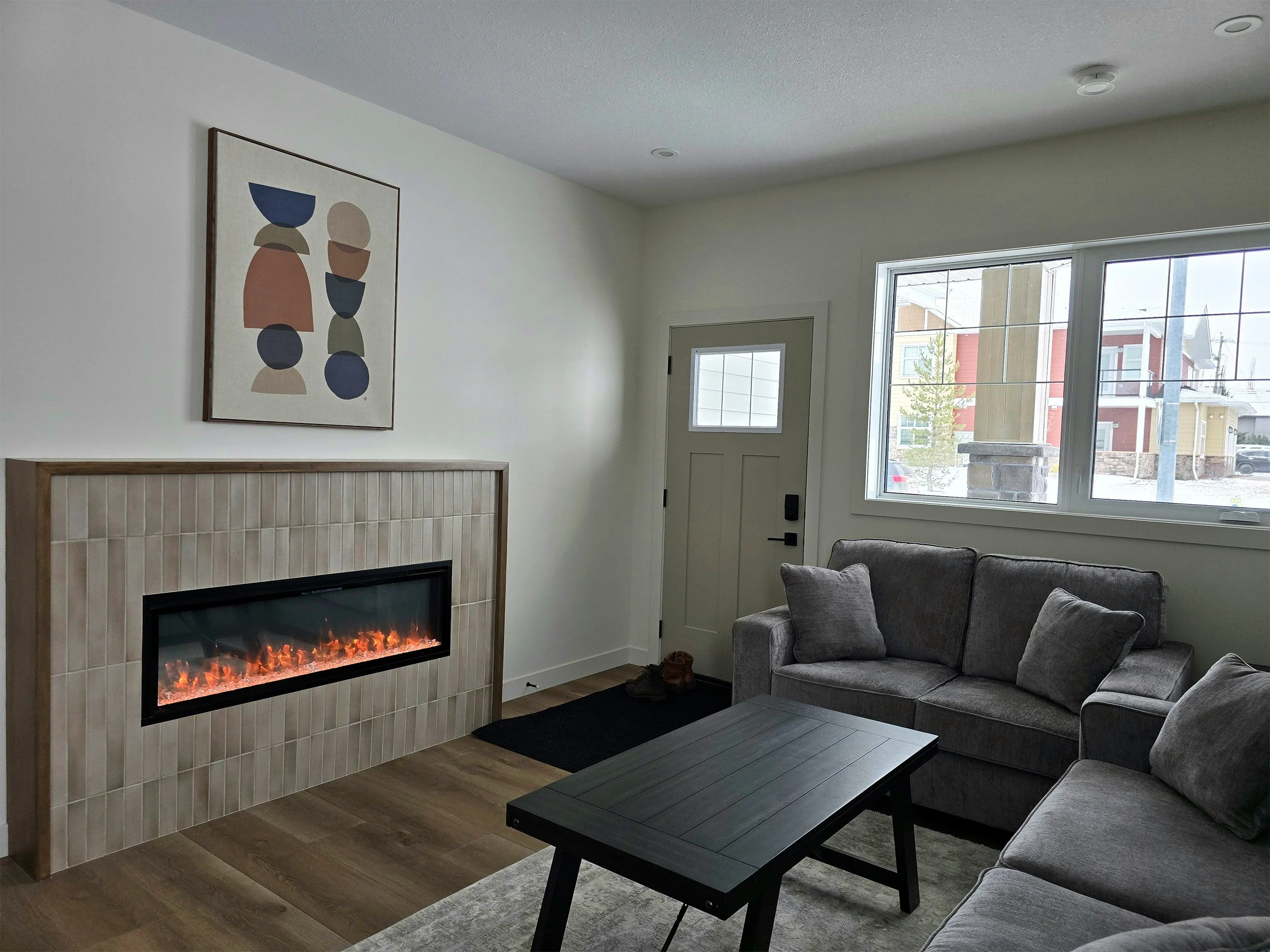 4938-4940-beardsley-cres-lacombe-alberta-livingroom-fireplace.jpg