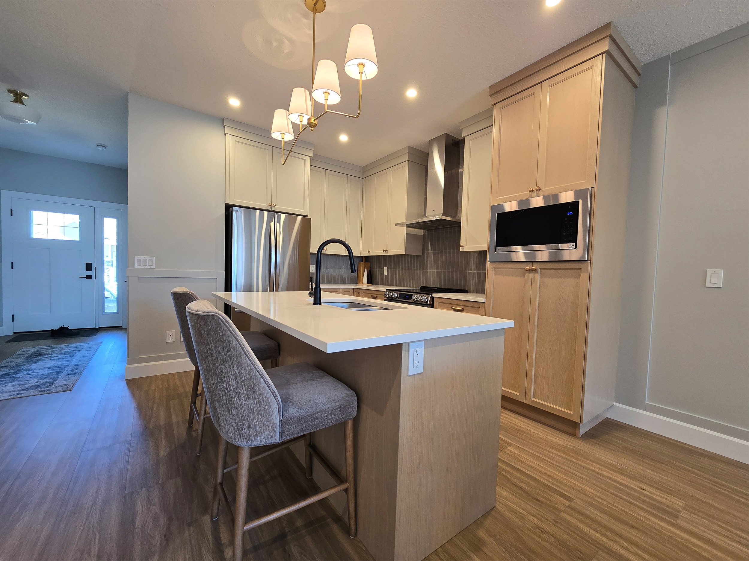 douplex-3-beardsley-cres-lacombe-kitchen-view1.jpg
