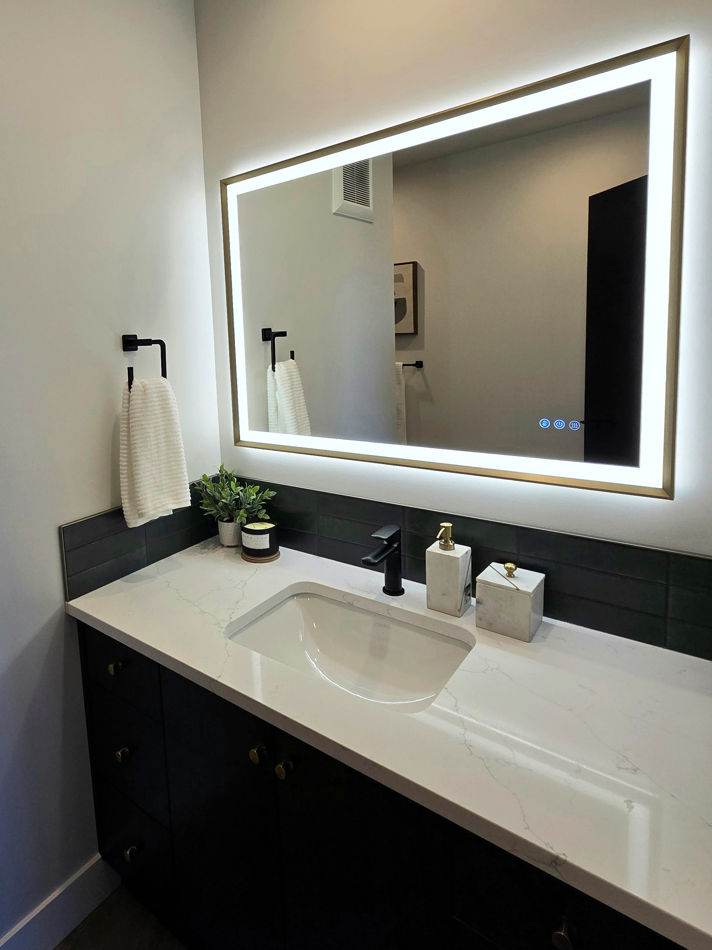 ridgestone-custom-homes-22-aura-drive-blackfalds-bathroom.jpg