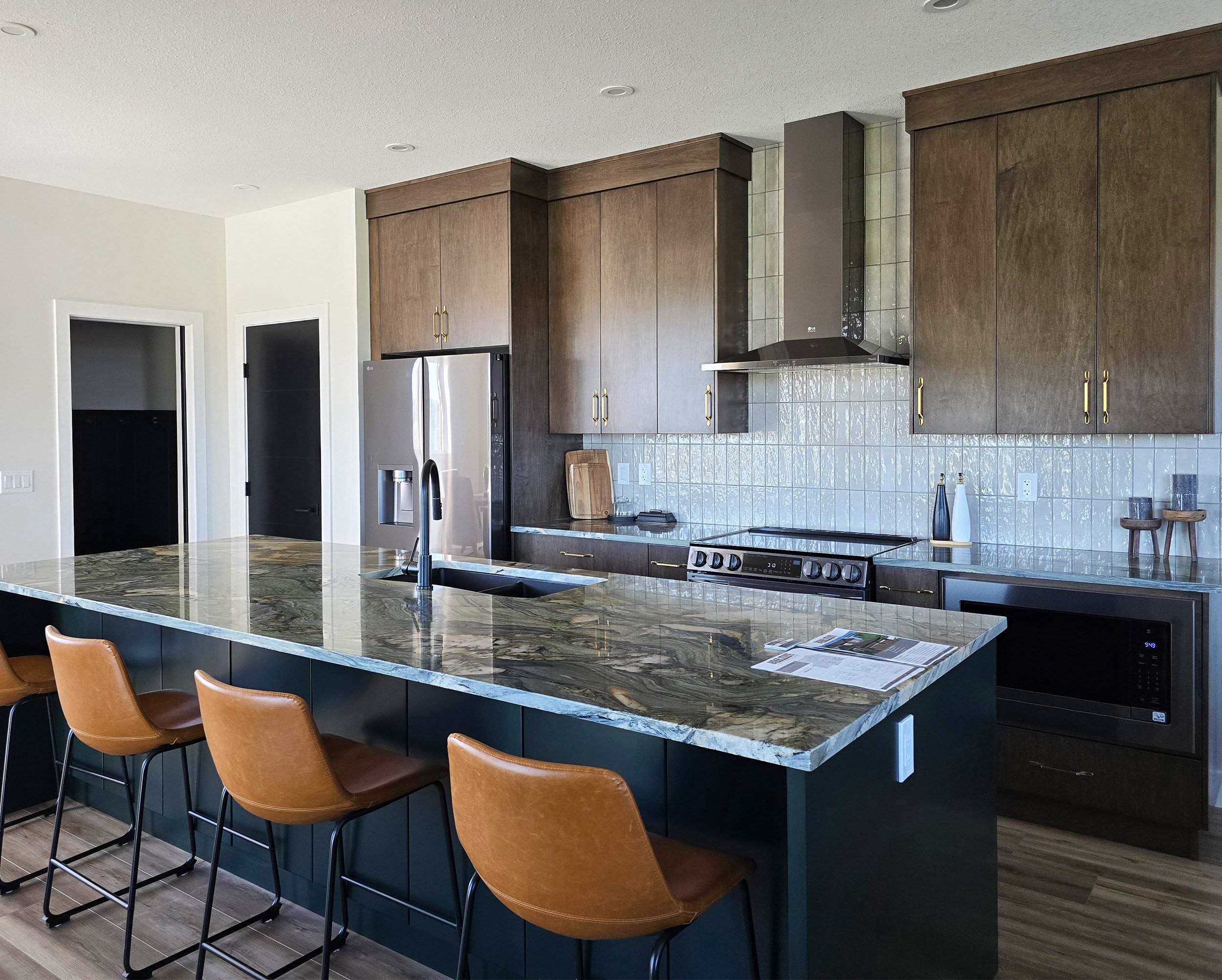 ridgestone-custom-homes-22-aura-drive-blackfalds-Kitchen-v1.jpg