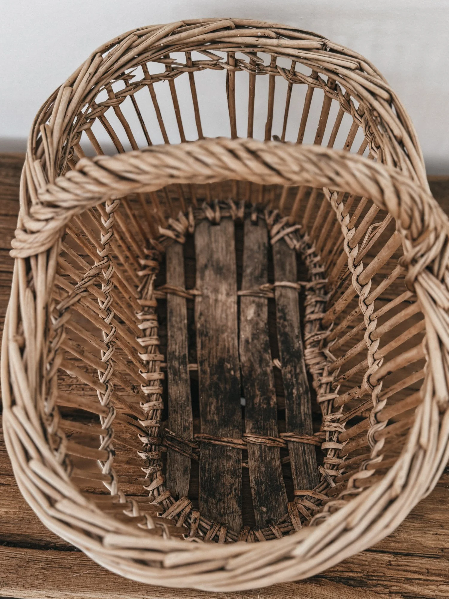 CRISTINA-ALFONSO-OUR-NIDO-WILLOW-GATHERING-BASKET-2.jpg