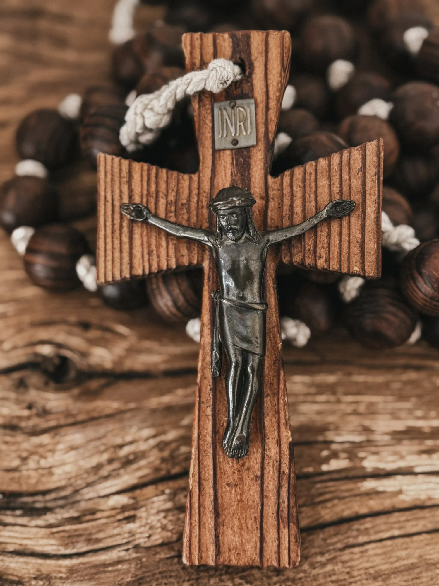 CRISTINA-ALFONSO-OUR-NIDO-VINTAGE-FRENCH-ROSARY-3.jpg