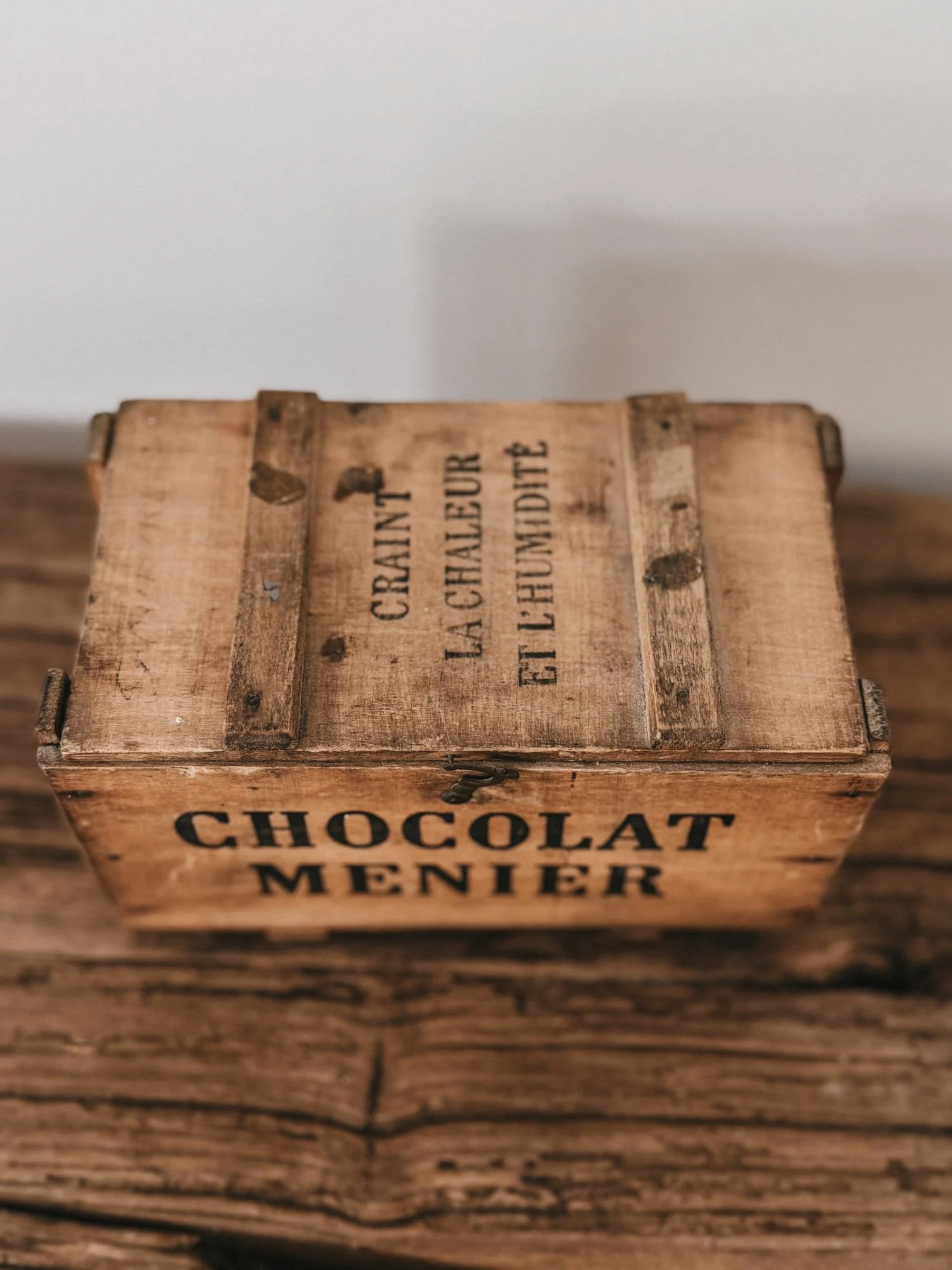 CRISTINA-ALFONSO-OUR-NIDO-CHOCOLAT-MENIER-5.jpg