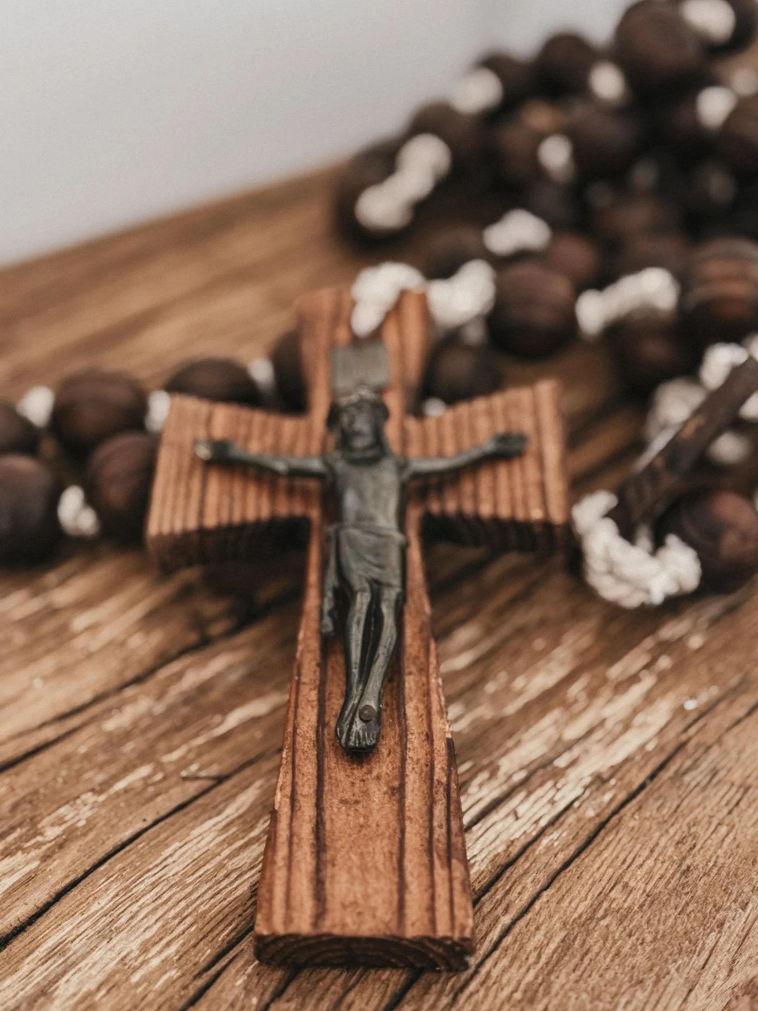 CRISTINA-ALFONSO-OUR-NIDO-VINTAGE-FRENCH-ROSARY-5.jpg