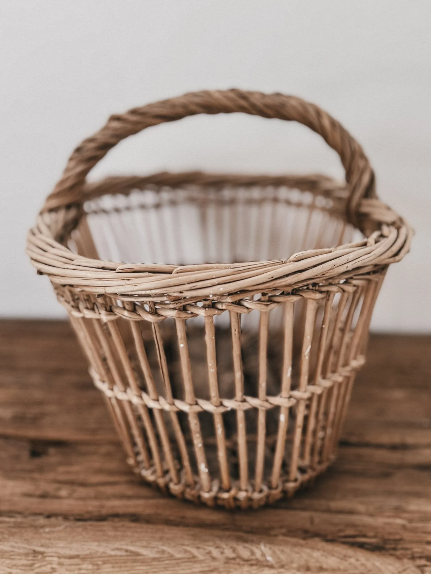 CRISTINA-ALFONSO-OUR-NIDO-WILLOW-GATHERING-BASKET-3.jpg