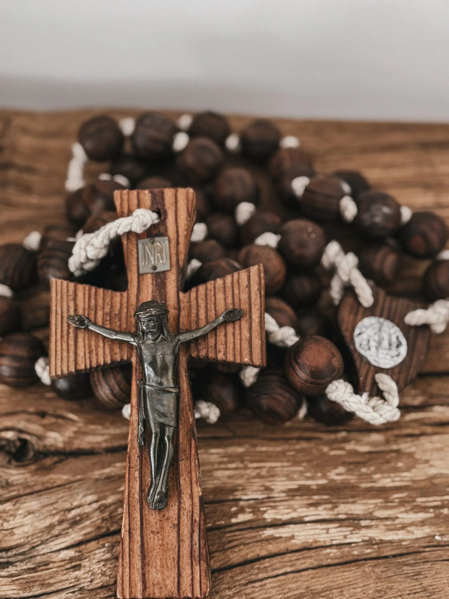 CRISTINA-ALFONSO-OUR-NIDO-VINTAGE-FRENCH-ROSARY-4.jpg