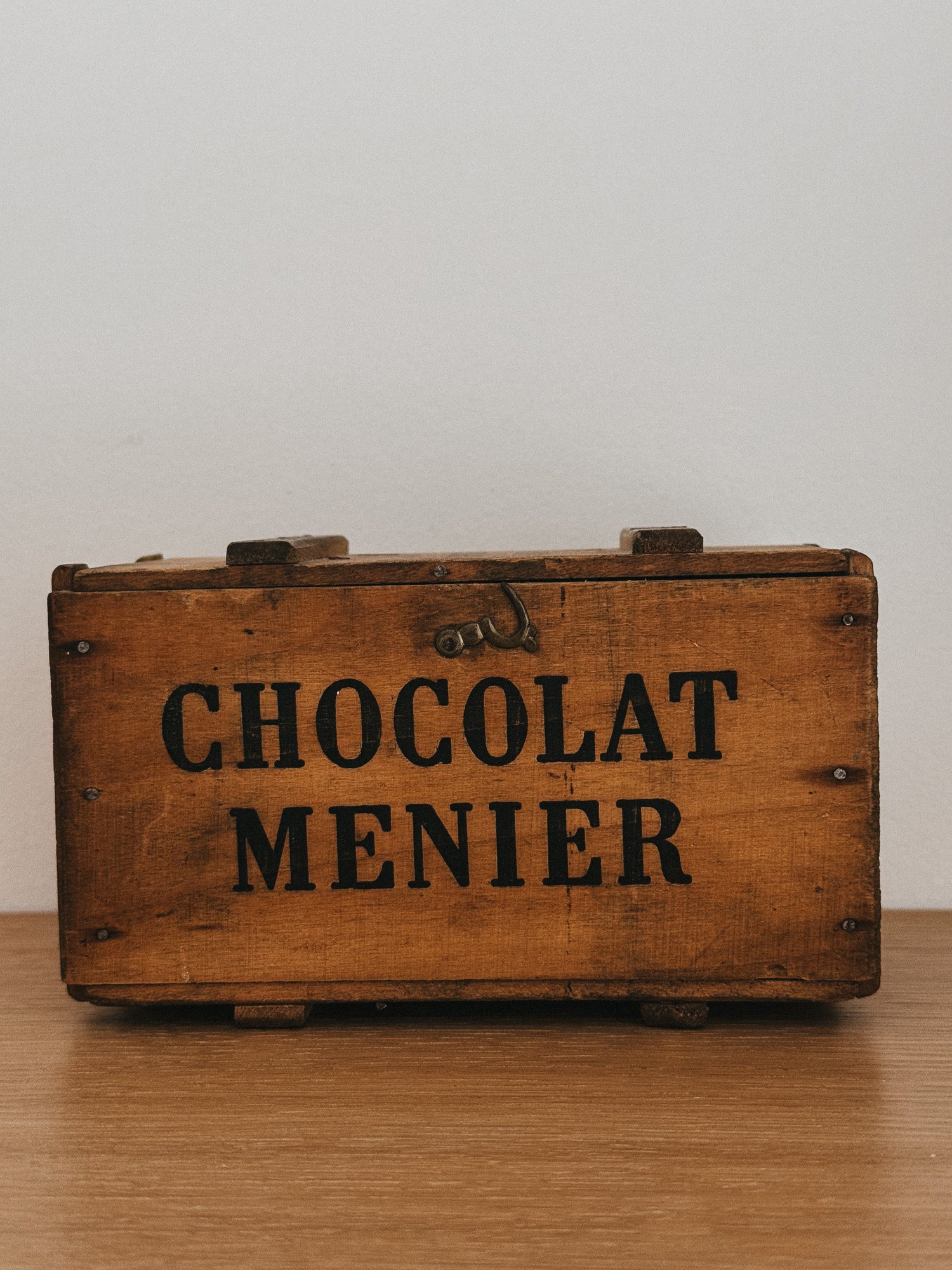 CHOCOLAT MENIER wooden box .jpg
