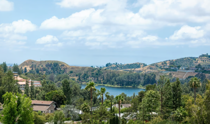 Toluca Lake