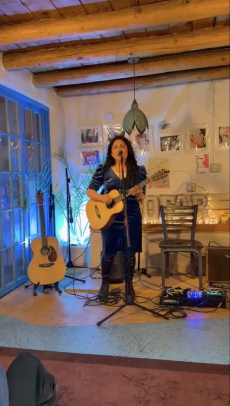 Live Music: Ila Minori