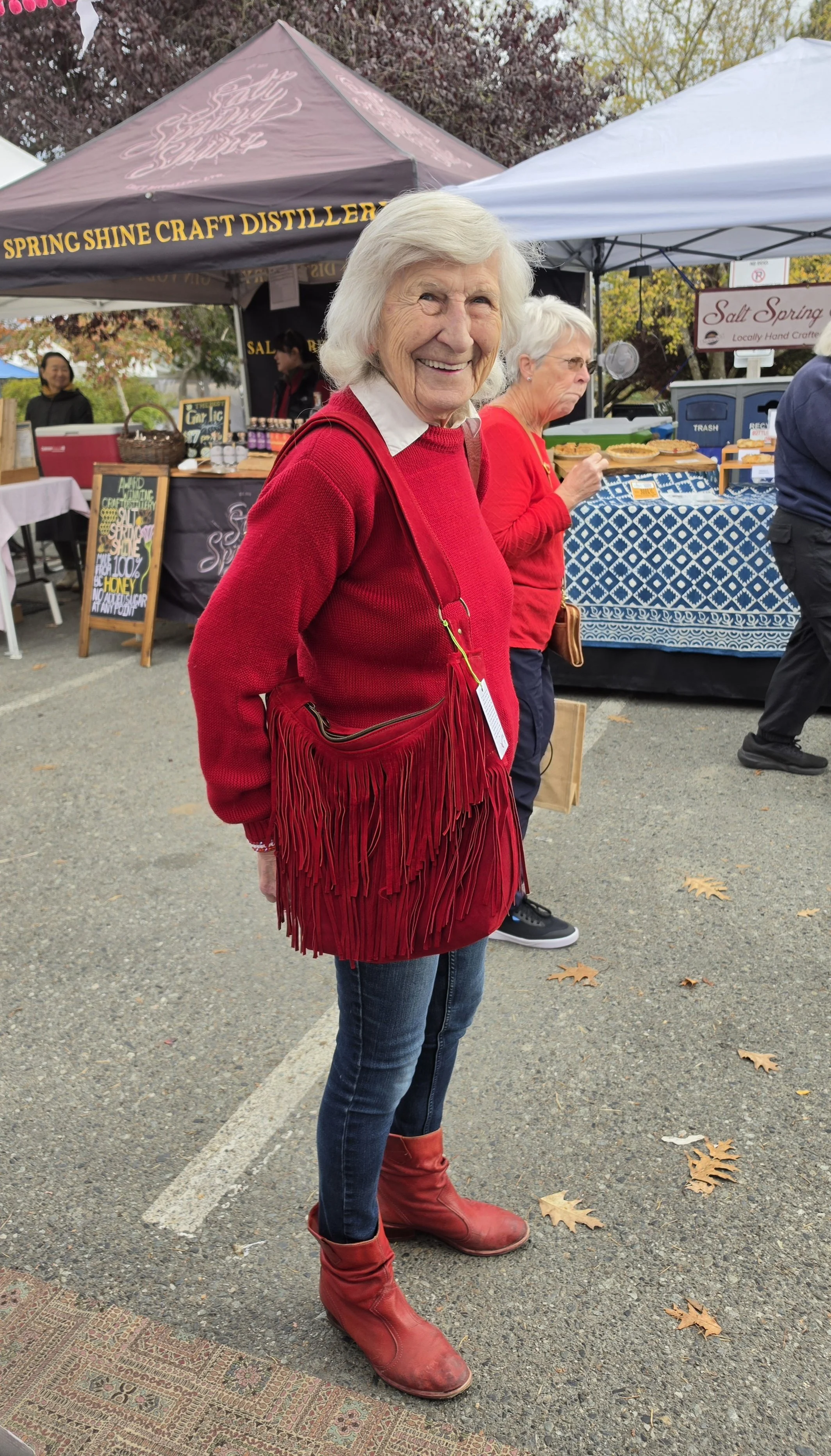 Daisy red fringe.jpg