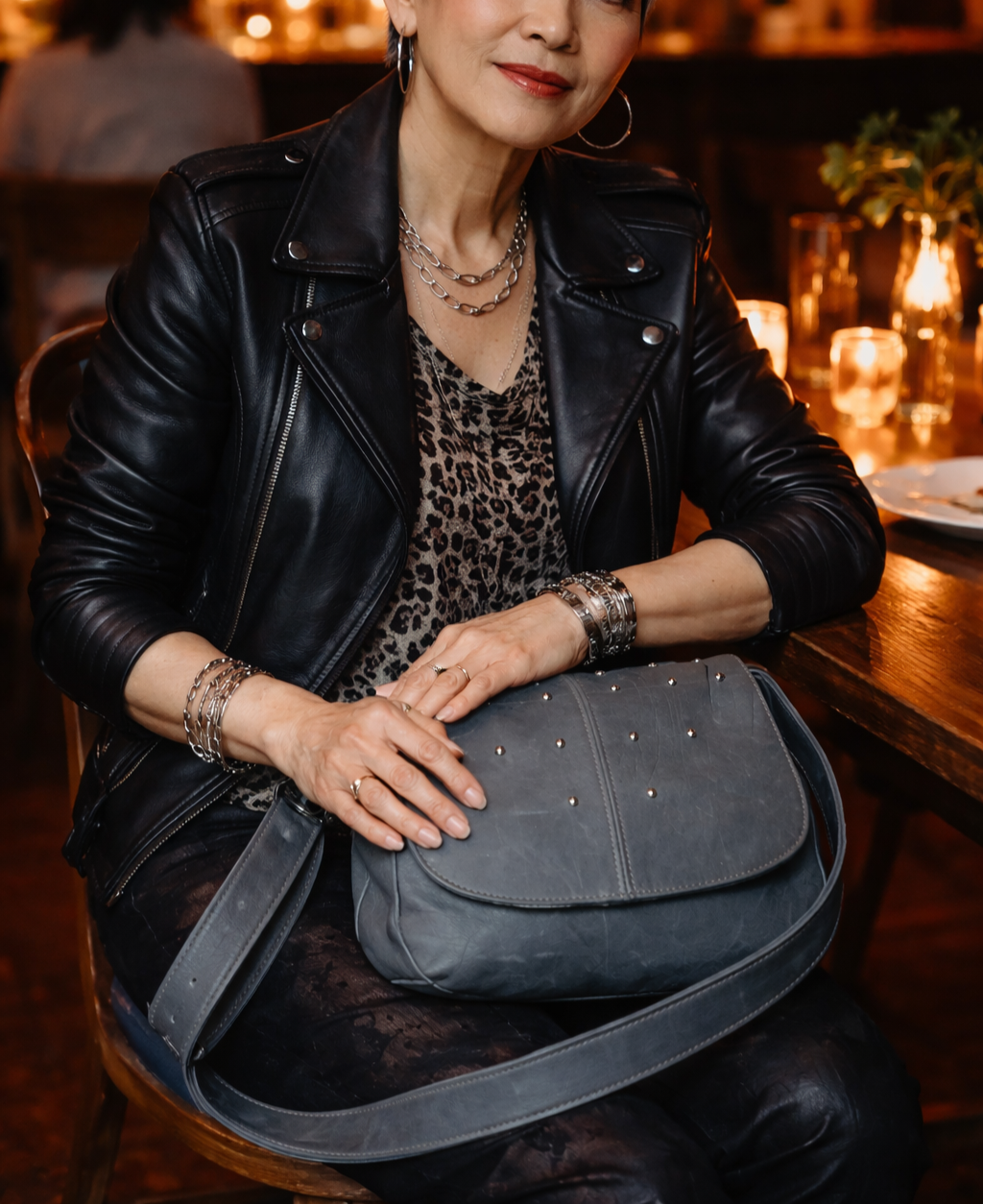 Stylish+woman+enjoys+a+cozy+evening.png