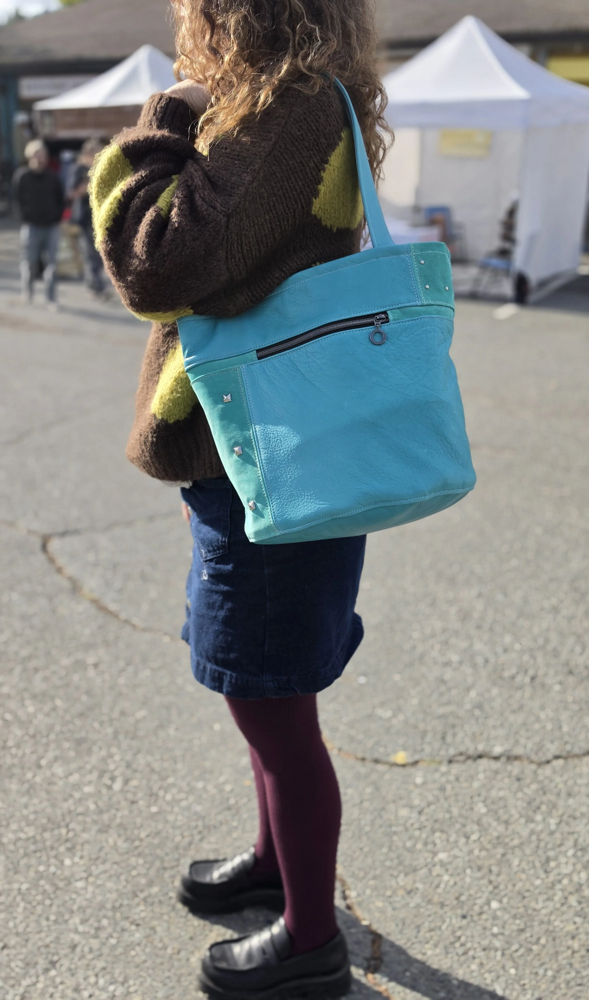 Turquoise tote model.jpg