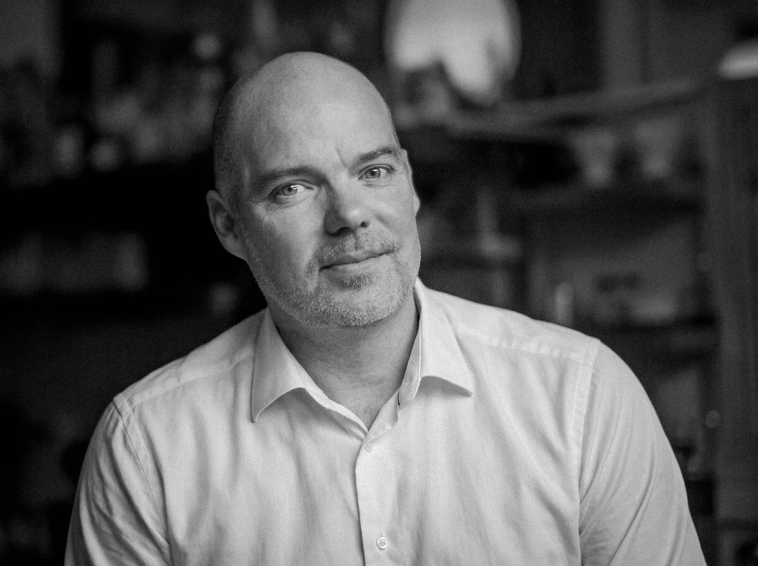 Porträtt på Johan Nygren, optikerassistent