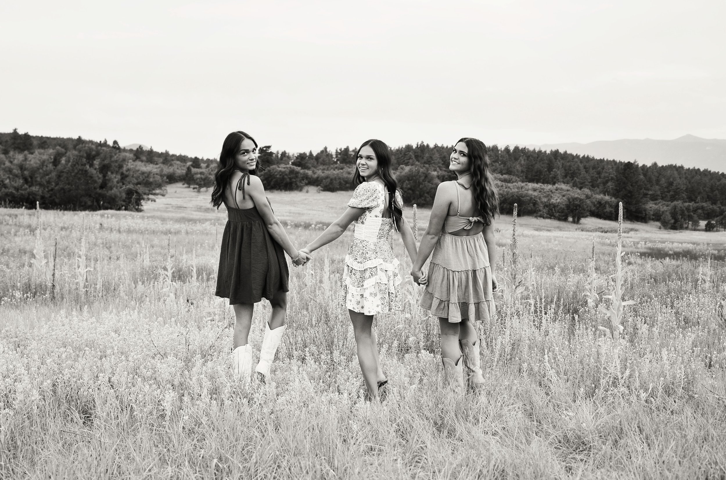 3girlsand a field_BW.jpg